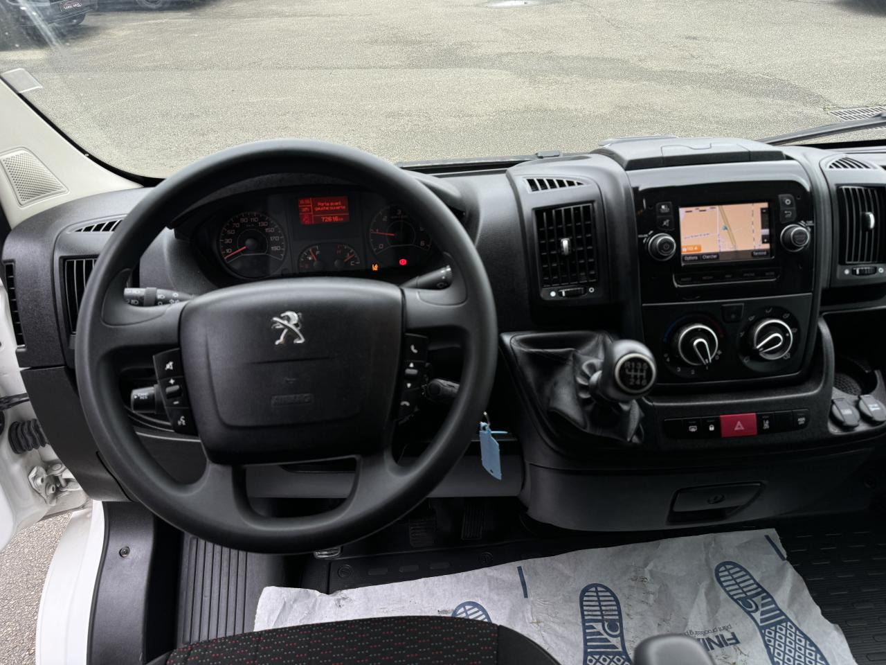 PEUGEOT boxer 333 L1H1 2.2 BLUEHDI S&S 140CH ASPHALT - Furgon: slika PEUGEOT boxer 333 L1H1 2.2 BLUEHDI S&S 140CH ASPHALT - Furgon PEUGEOT boxer 333 L1H1 2.2 BLUEHDI S&S 140CH ASPHALT - Furgon: slika PEUGEOT boxer 333 L1H1 2.2 BLUEHDI S&S 140CH ASPHALT - Furgon