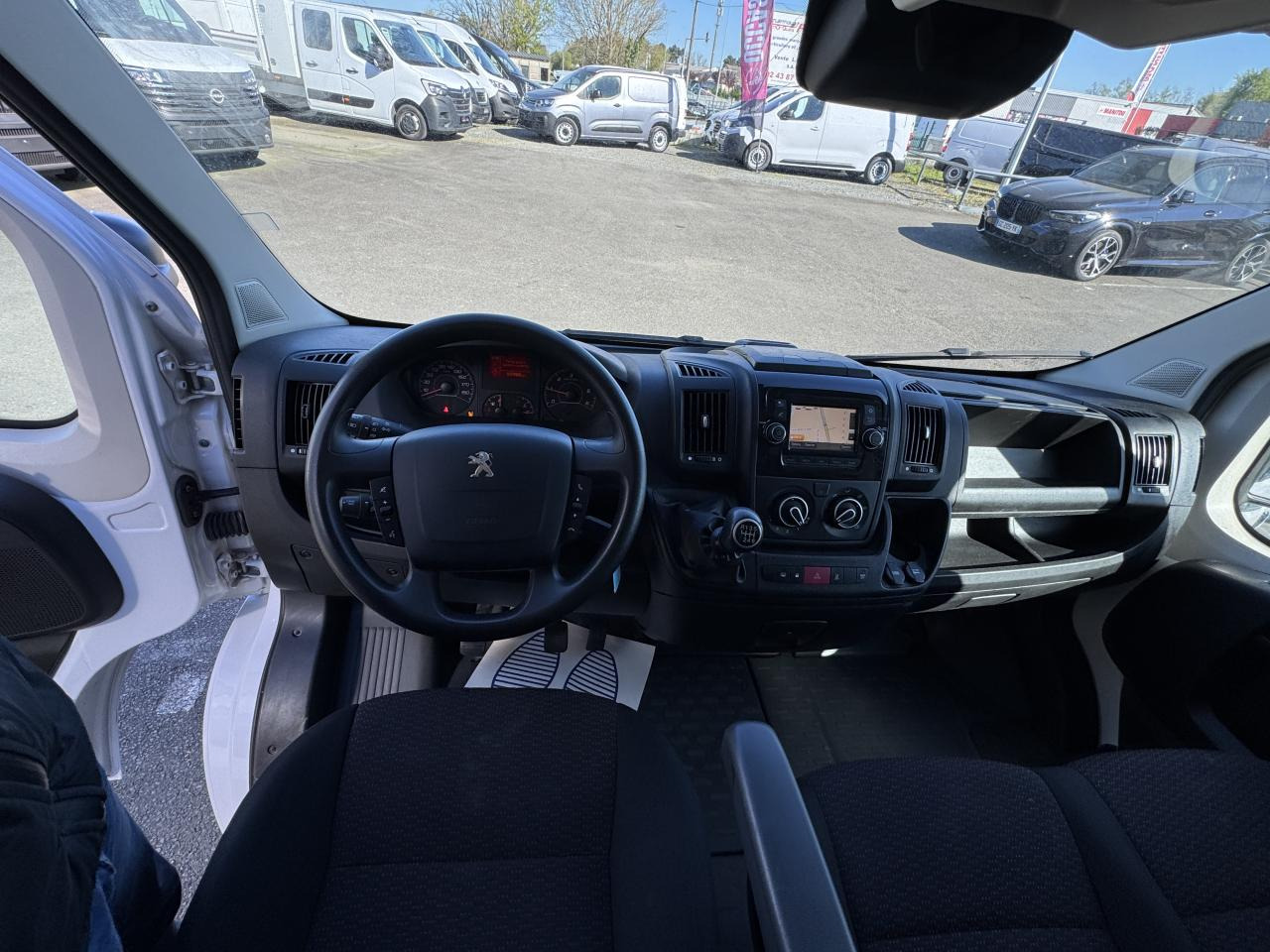 PEUGEOT boxer 333 L1H1 2.2 BLUEHDI S&S 140CH ASPHALT - Furgon: slika PEUGEOT boxer 333 L1H1 2.2 BLUEHDI S&S 140CH ASPHALT - Furgon PEUGEOT boxer 333 L1H1 2.2 BLUEHDI S&S 140CH ASPHALT - Furgon: slika PEUGEOT boxer 333 L1H1 2.2 BLUEHDI S&S 140CH ASPHALT - Furgon