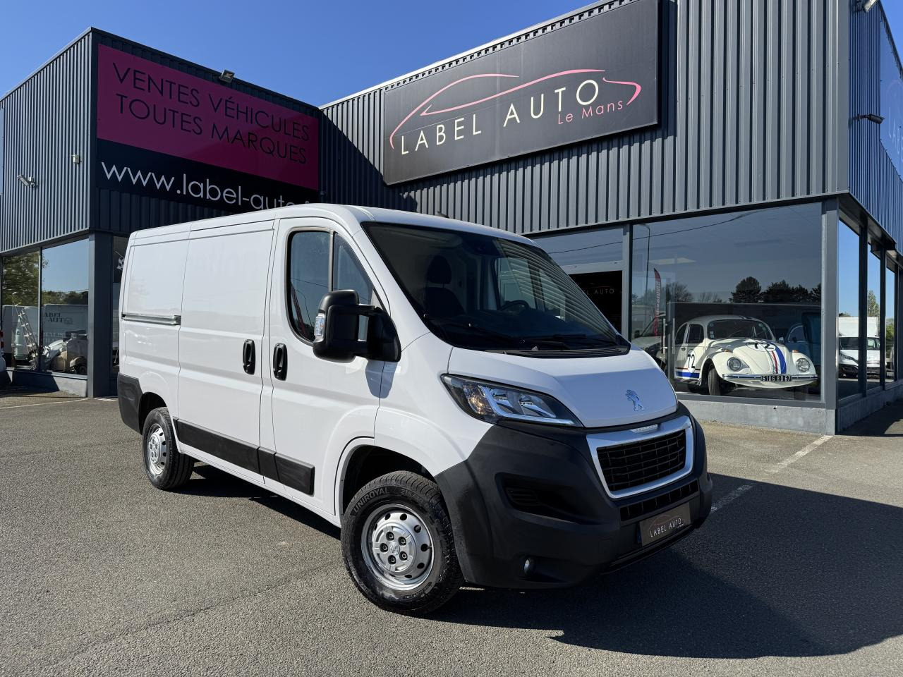PEUGEOT boxer 333 L1H1 2.2 BLUEHDI S&S 140CH ASPHALT - Furgon: slika PEUGEOT boxer 333 L1H1 2.2 BLUEHDI S&S 140CH ASPHALT - Furgon PEUGEOT boxer 333 L1H1 2.2 BLUEHDI S&S 140CH ASPHALT - Furgon: slika PEUGEOT boxer 333 L1H1 2.2 BLUEHDI S&S 140CH ASPHALT - Furgon