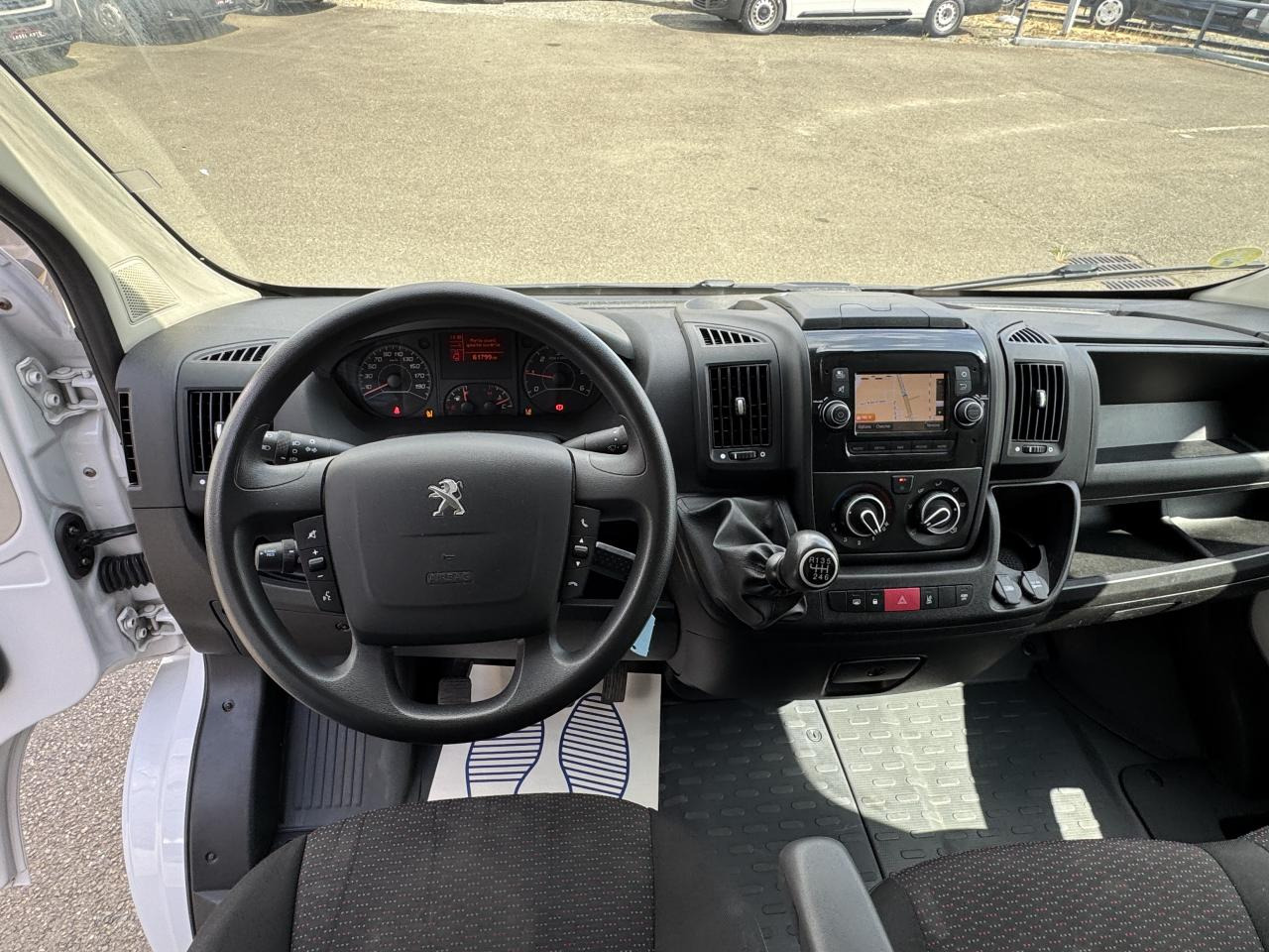 PEUGEOT boxer 333 L2H2 2.2 BLUEHDI S&S 140CH ASPHALT - Furgon: slika PEUGEOT boxer 333 L2H2 2.2 BLUEHDI S&S 140CH ASPHALT - Furgon PEUGEOT boxer 333 L2H2 2.2 BLUEHDI S&S 140CH ASPHALT - Furgon: slika PEUGEOT boxer 333 L2H2 2.2 BLUEHDI S&S 140CH ASPHALT - Furgon