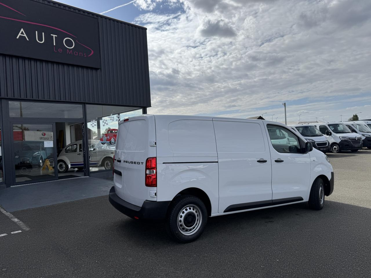 PEUGEOT expert M 2.0 BLUEHDI 145CH PACK PREMIUM CONNECT - Furgon: slika PEUGEOT expert M 2.0 BLUEHDI 145CH PACK PREMIUM CONNECT - Furgon PEUGEOT expert M 2.0 BLUEHDI 145CH PACK PREMIUM CONNECT - Furgon: slika PEUGEOT expert M 2.0 BLUEHDI 145CH PACK PREMIUM CONNECT - Furgon