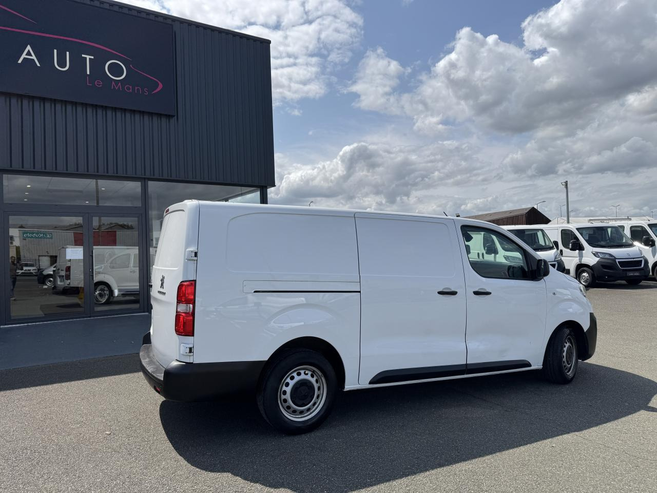 PEUGEOT expert XL 2.0 BLUEHDI 145CH S&S PACK ASPHALT - Furgon: slika PEUGEOT expert XL 2.0 BLUEHDI 145CH S&S PACK ASPHALT - Furgon PEUGEOT expert XL 2.0 BLUEHDI 145CH S&S PACK ASPHALT - Furgon: slika PEUGEOT expert XL 2.0 BLUEHDI 145CH S&S PACK ASPHALT - Furgon
