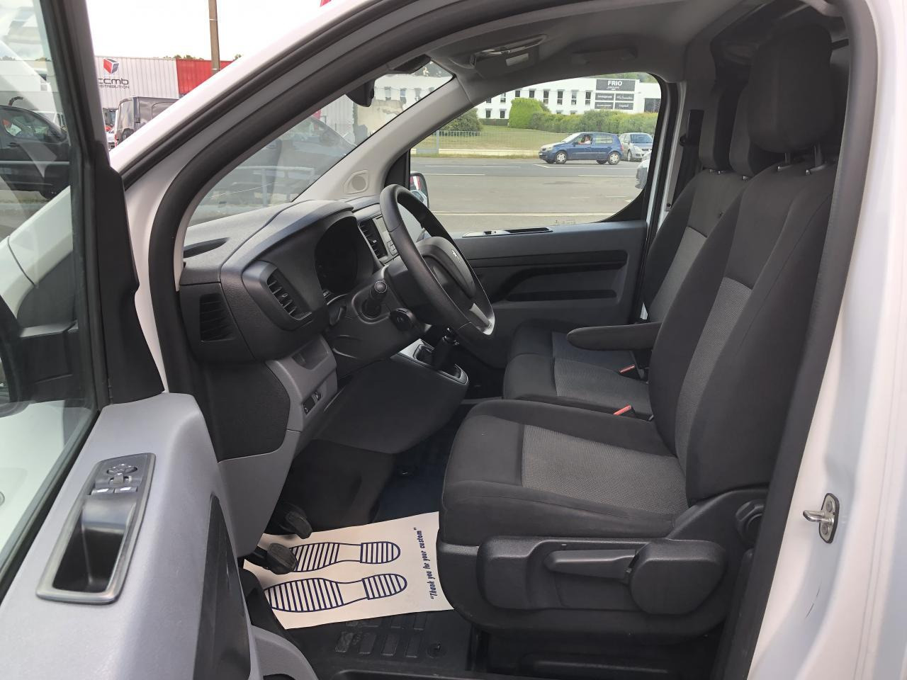 Peugeot Expert LONG 2.0 BLUEHDI 145CH S&S PREMIUM - Furgon: slika Peugeot Expert LONG 2.0 BLUEHDI 145CH S&S PREMIUM - Furgon Peugeot Expert LONG 2.0 BLUEHDI 145CH S&S PREMIUM - Furgon: slika Peugeot Expert LONG 2.0 BLUEHDI 145CH S&S PREMIUM - Furgon