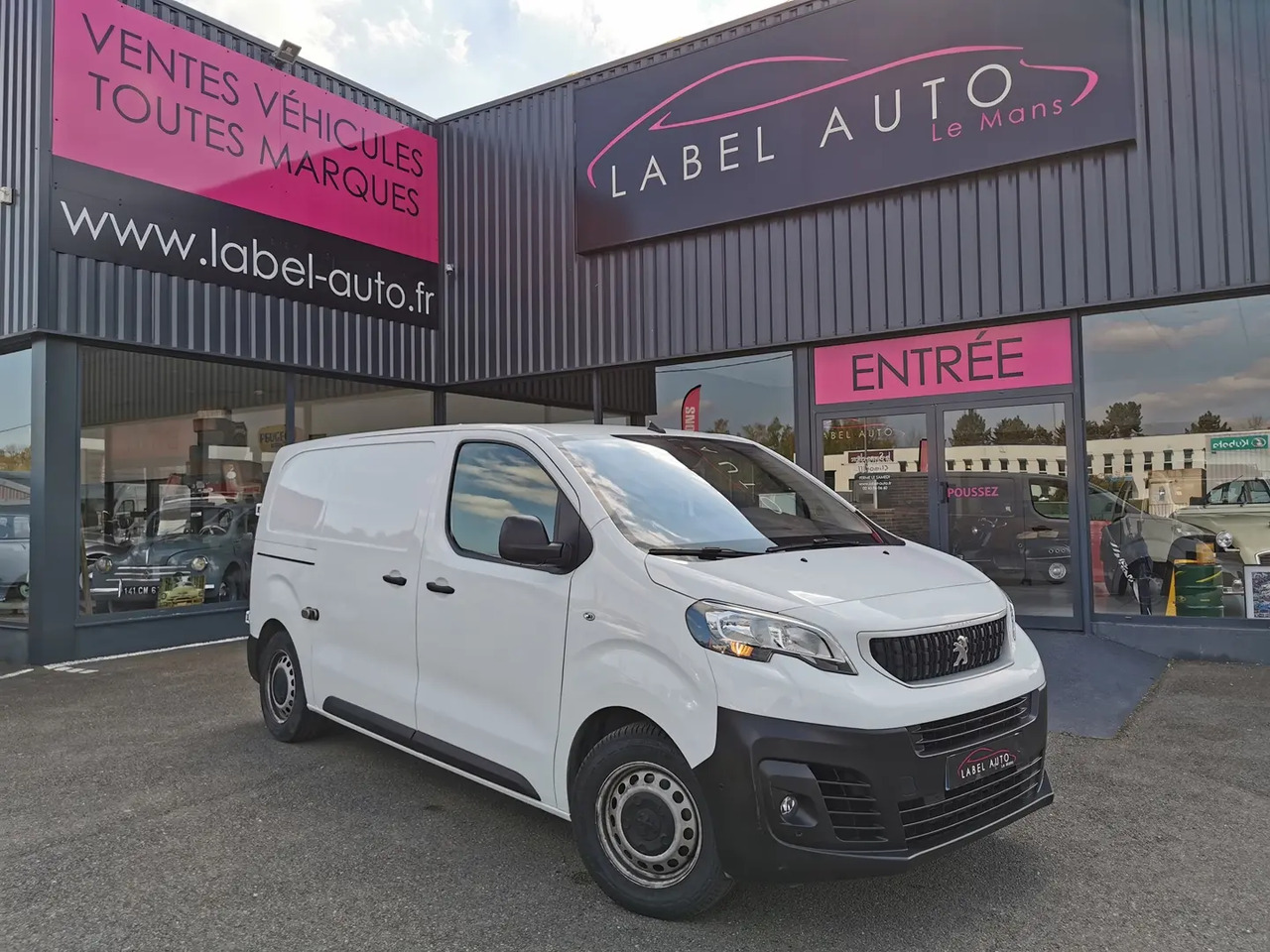 Peugeot Expert LONG 2.0 BLUEHDI 180CH S&S ASPHALT EAT8 - Furgon: slika Peugeot Expert LONG 2.0 BLUEHDI 180CH S&S ASPHALT EAT8 - Furgon Peugeot Expert LONG 2.0 BLUEHDI 180CH S&S ASPHALT EAT8 - Furgon: slika Peugeot Expert LONG 2.0 BLUEHDI 180CH S&S ASPHALT EAT8 - Furgon