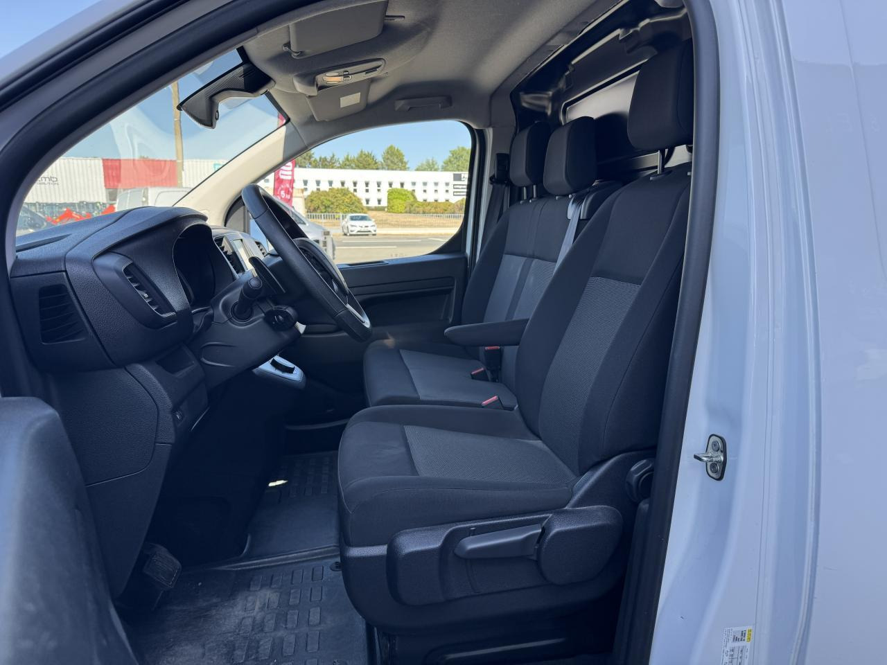 Peugeot Expert Standard 2.0 BlueHDi - 145 S&S - BV EAT8 III FOURGON Fourgon Asphalt PHASE 1 - Furgon: slika Peugeot Expert Standard 2.0 BlueHDi - 145 S&S - BV EAT8 III FOURGON Fourgon Asphalt PHASE 1 - Furgon Peugeot Expert Standard 2.0 BlueHDi - 145 S&S - BV EAT8 III FOURGON Fourgon Asphalt PHASE 1 - Furgon: slika Peugeot Expert Standard 2.0 BlueHDi - 145 S&S - BV EAT8 III FOURGON Fourgon Asphalt PHASE 1 - Furgon