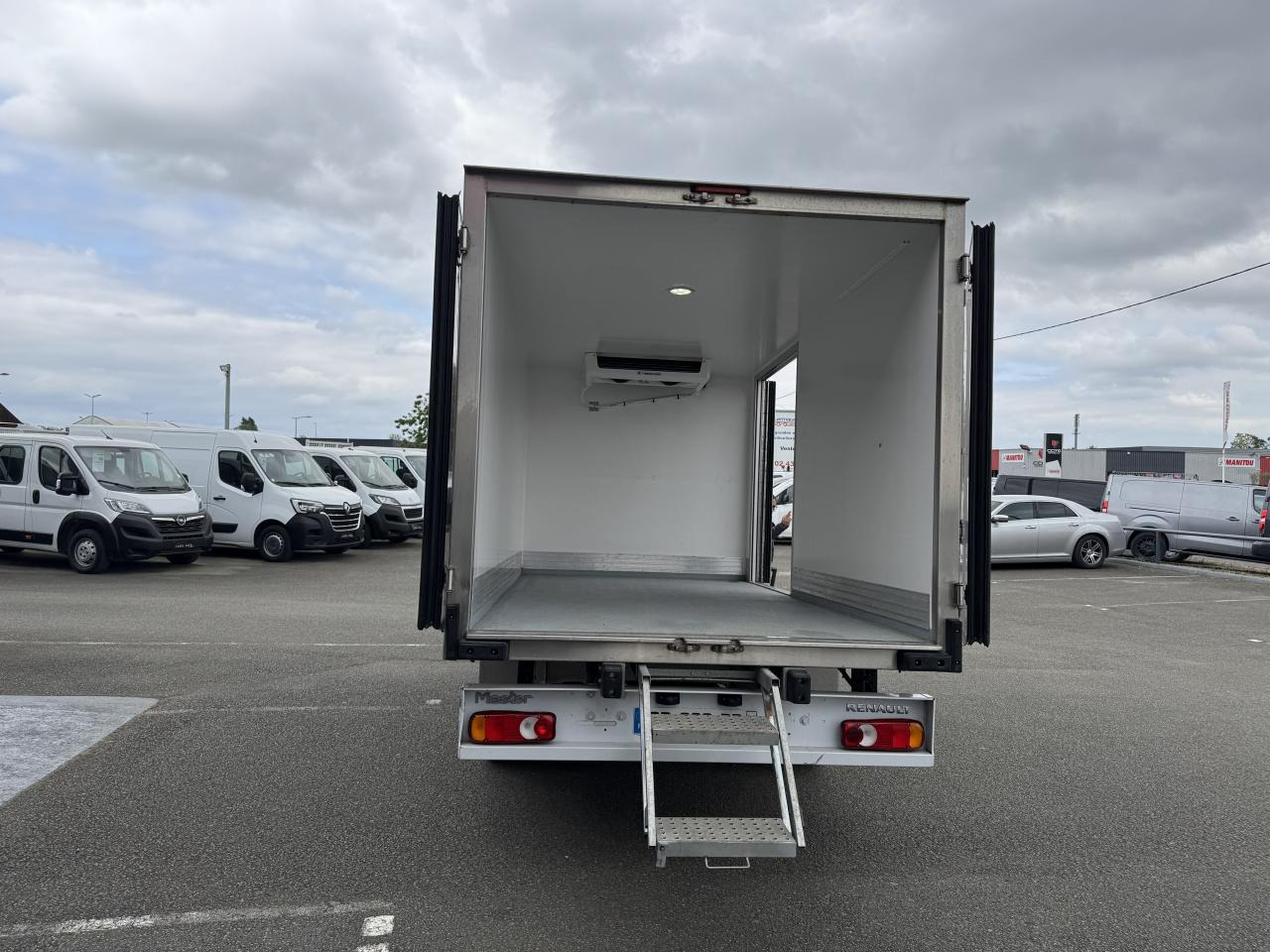 RENAULT MASTER 3T5 CAISSE FRIGO 2.3 DCI 165CH GRAND CONFORT - Dostavno vozilo hladnjača: slika RENAULT MASTER 3T5 CAISSE FRIGO 2.3 DCI 165CH GRAND CONFORT - Dostavno vozilo hladnjača RENAULT MASTER 3T5 CAISSE FRIGO 2.3 DCI 165CH GRAND CONFORT - Dostavno vozilo hladnjača: slika RENAULT MASTER 3T5 CAISSE FRIGO 2.3 DCI 165CH GRAND CONFORT - Dostavno vozilo hladnjača