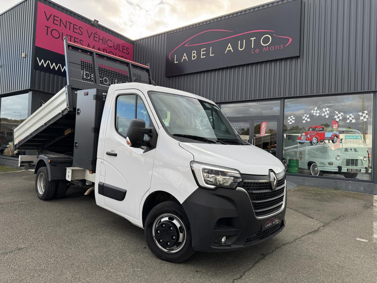 RENAULT Master Confort R3500RJ L3 2.3 dCi - 145  III TRANSPORTS SPECIFIQUES BENNE Benne Basculante + Coffre - Mali kamion kiper: slika RENAULT Master Confort R3500RJ L3 2.3 dCi - 145  III TRANSPORTS SPECIFIQUES BENNE Benne Basculante + Coffre - Mali kamion kiper RENAULT Master Confort R3500RJ L3 2.3 dCi - 145  III TRANSPORTS SPECIFIQUES BENNE Benne Basculante + Coffre - Mali kamion kiper: slika RENAULT Master Confort R3500RJ L3 2.3 dCi - 145  III TRANSPORTS SPECIFIQUES BENNE Benne Basculante + Coffre - Mali kamion kiper