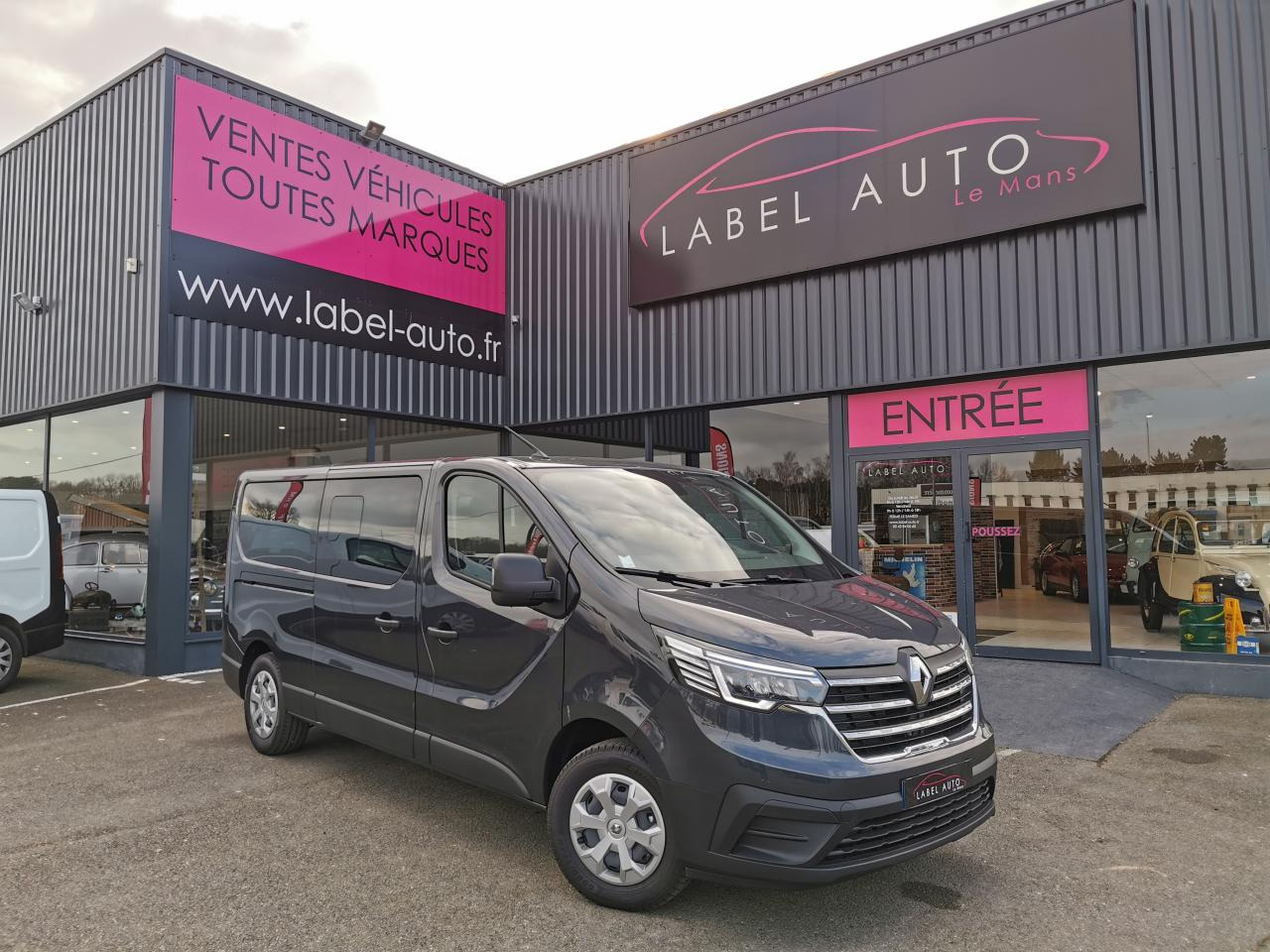 RENAULT Trafic L2 2.0 Energy dCi - 150 - S&S III COMBI Combi Zen L2H1 PHASE 3 - Minibus, Putnički kombi: slika RENAULT Trafic L2 2.0 Energy dCi - 150 - S&S III COMBI Combi Zen L2H1 PHASE 3 - Minibus, Putnički kombi RENAULT Trafic L2 2.0 Energy dCi - 150 - S&S III COMBI Combi Zen L2H1 PHASE 3 - Minibus, Putnički kombi: slika RENAULT Trafic L2 2.0 Energy dCi - 150 - S&S III COMBI Combi Zen L2H1 PHASE 3 - Minibus, Putnički kombi