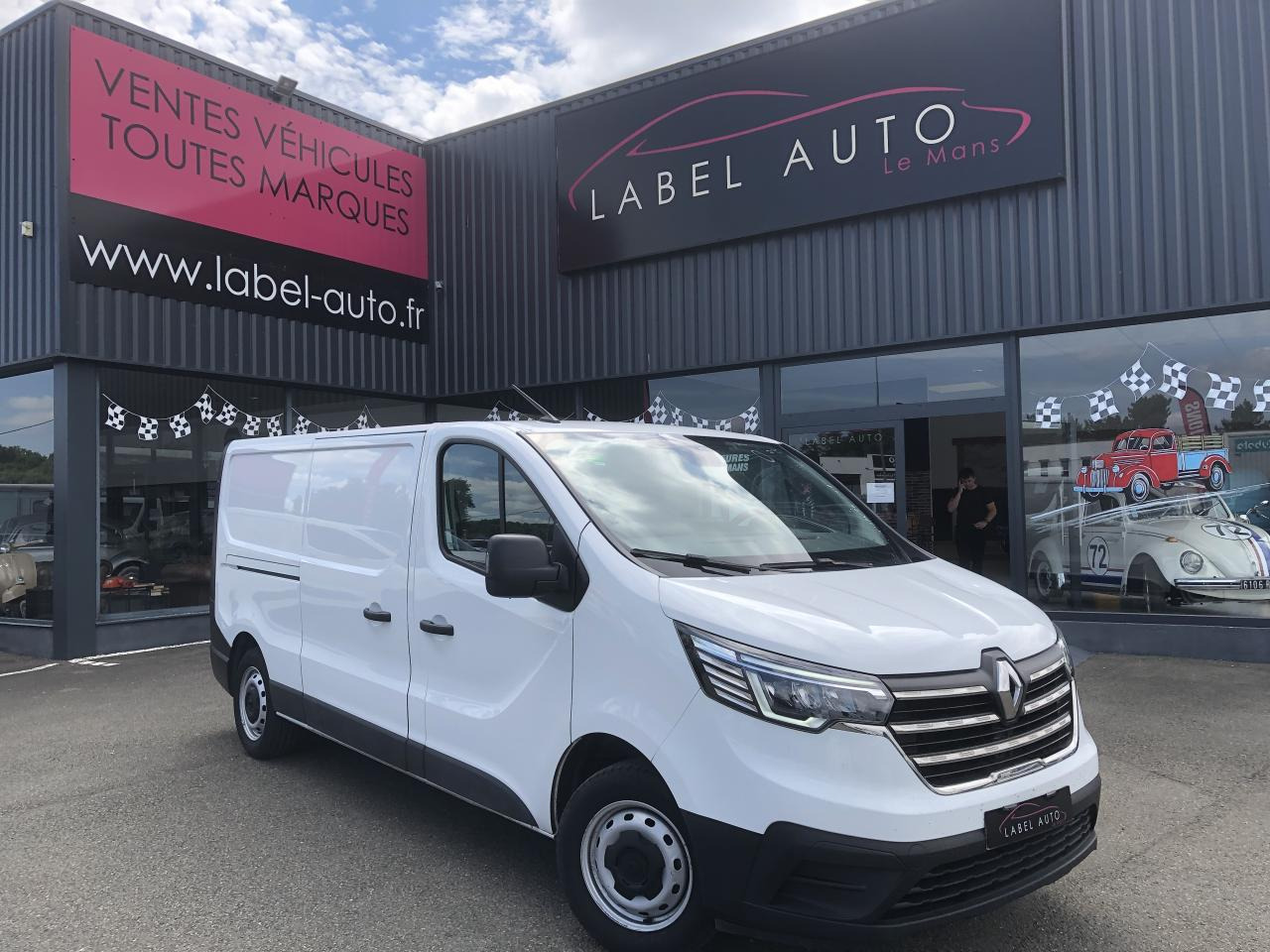 RENAULT Trafic L2H1 3000 Kg 2.0 Blue dCi - 130 III FOURGON Fourgon Grand Confort L2H1 PHASE 3 - Furgon: slika RENAULT Trafic L2H1 3000 Kg 2.0 Blue dCi - 130 III FOURGON Fourgon Grand Confort L2H1 PHASE 3 - Furgon RENAULT Trafic L2H1 3000 Kg 2.0 Blue dCi - 130 III FOURGON Fourgon Grand Confort L2H1 PHASE 3 - Furgon: slika RENAULT Trafic L2H1 3000 Kg 2.0 Blue dCi - 130 III FOURGON Fourgon Grand Confort L2H1 PHASE 3 - Furgon