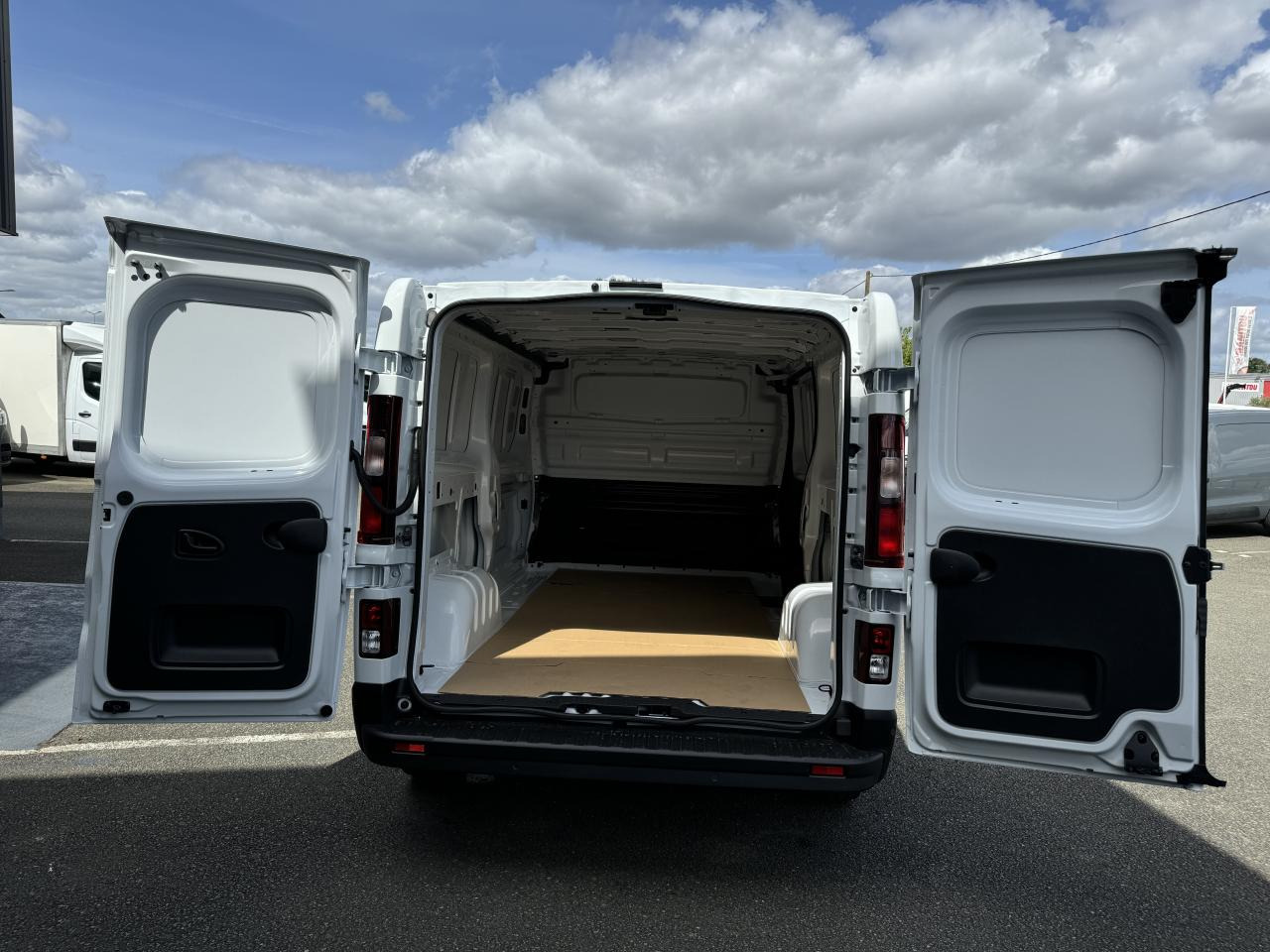 RENAULT Trafic L2H1 3000 Kg 2.0 Blue dCi - 170 2024 III FOURGON Fourgon Advance L2H1 PHASE 3 - Furgon: slika RENAULT Trafic L2H1 3000 Kg 2.0 Blue dCi - 170 2024 III FOURGON Fourgon Advance L2H1 PHASE 3 - Furgon RENAULT Trafic L2H1 3000 Kg 2.0 Blue dCi - 170 2024 III FOURGON Fourgon Advance L2H1 PHASE 3 - Furgon: slika RENAULT Trafic L2H1 3000 Kg 2.0 Blue dCi - 170 2024 III FOURGON Fourgon Advance L2H1 PHASE 3 - Furgon