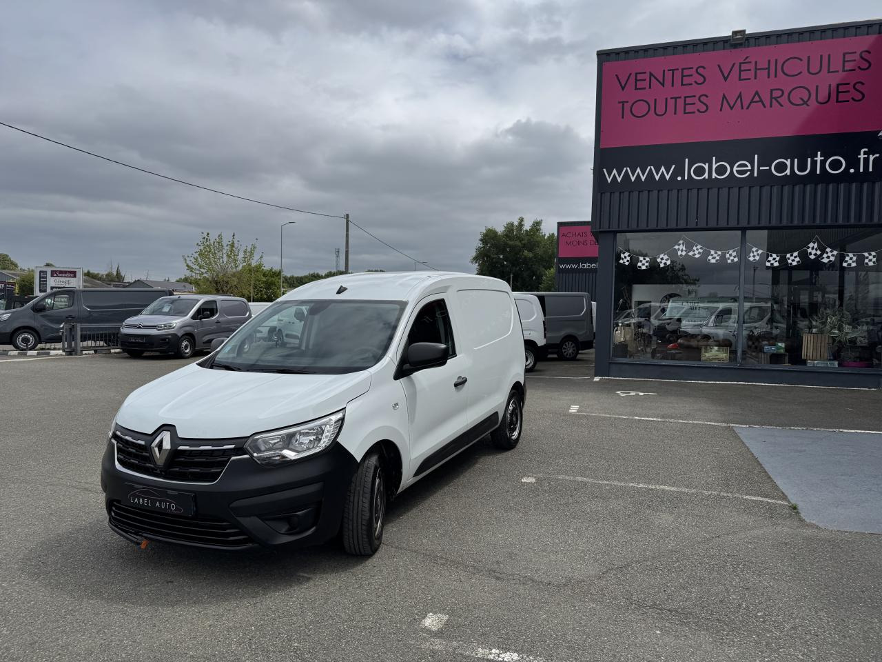 RENAULT express 1.5 BLUE DCI 95CH CONFORT 22 - Furgon: slika RENAULT express 1.5 BLUE DCI 95CH CONFORT 22 - Furgon RENAULT express 1.5 BLUE DCI 95CH CONFORT 22 - Furgon: slika RENAULT express 1.5 BLUE DCI 95CH CONFORT 22 - Furgon