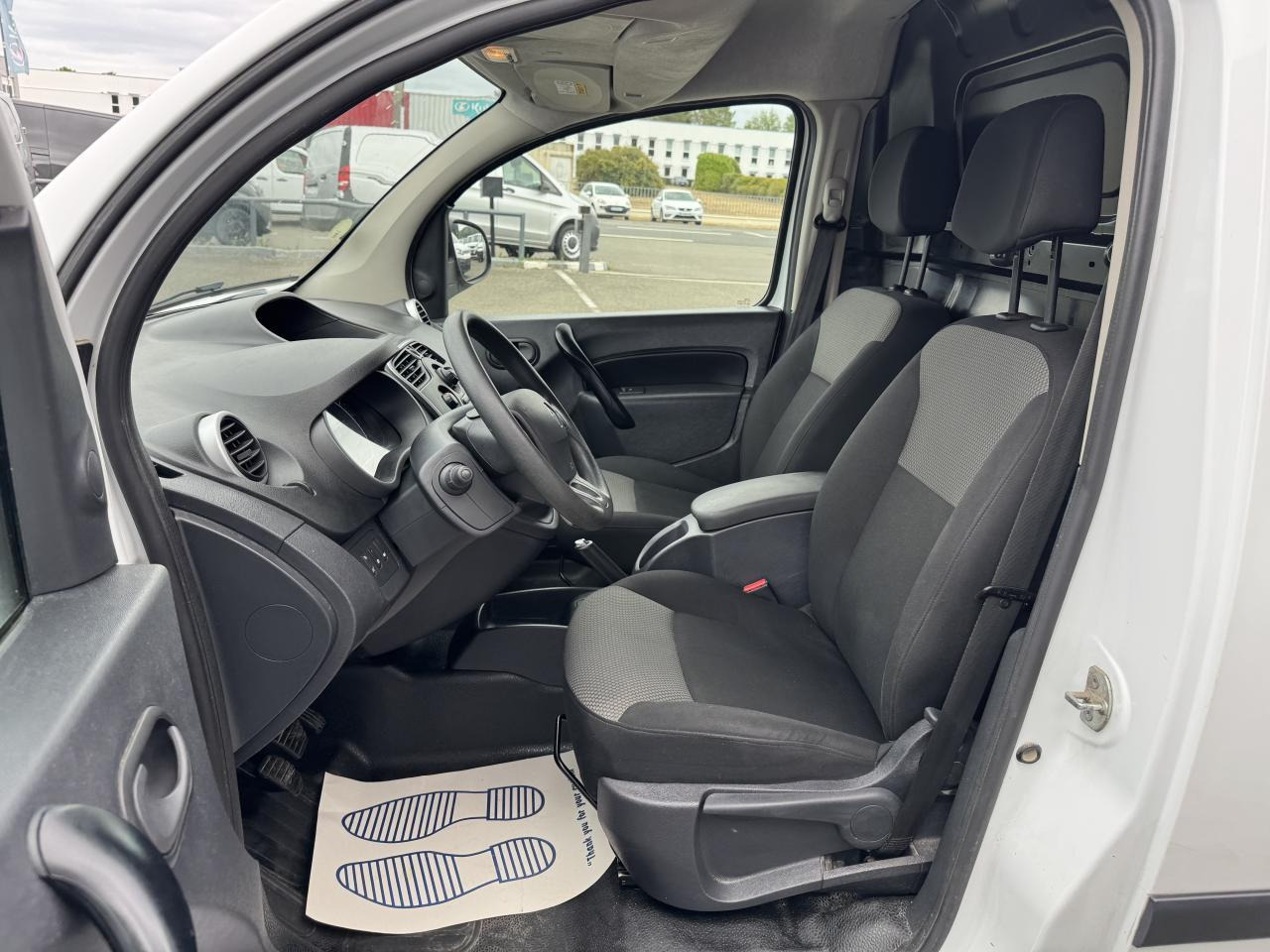 Renault Kangoo 1.5 BLUE DCI 80CH GRAND CONFORT 5CV - Mali kombi: slika Renault Kangoo 1.5 BLUE DCI 80CH GRAND CONFORT 5CV - Mali kombi Renault Kangoo 1.5 BLUE DCI 80CH GRAND CONFORT 5CV - Mali kombi: slika Renault Kangoo 1.5 BLUE DCI 80CH GRAND CONFORT 5CV - Mali kombi