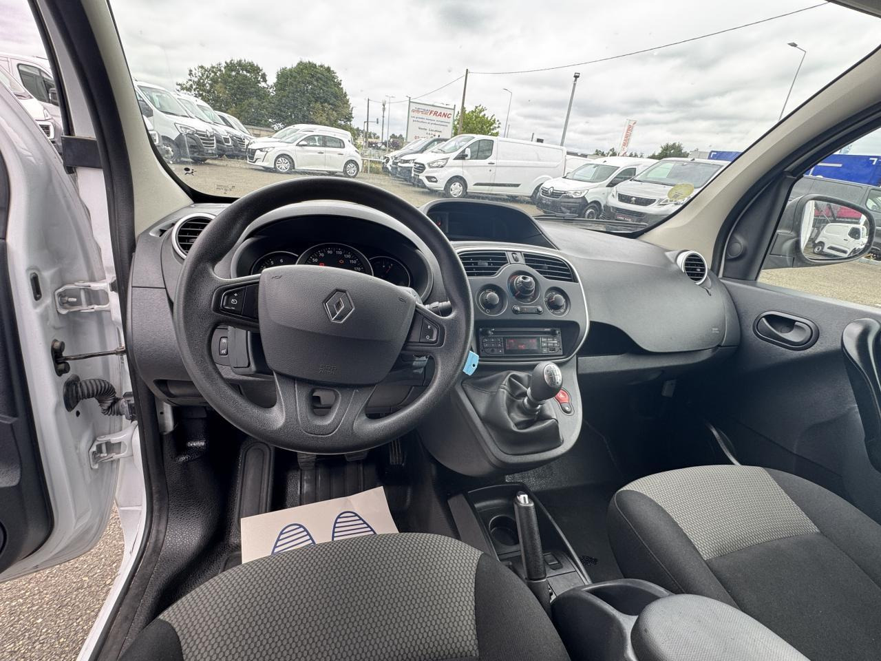 Renault Kangoo 1.5 BLUE DCI 80CH GRAND CONFORT 5CV - Mali kombi: slika Renault Kangoo 1.5 BLUE DCI 80CH GRAND CONFORT 5CV - Mali kombi Renault Kangoo 1.5 BLUE DCI 80CH GRAND CONFORT 5CV - Mali kombi: slika Renault Kangoo 1.5 BLUE DCI 80CH GRAND CONFORT 5CV - Mali kombi