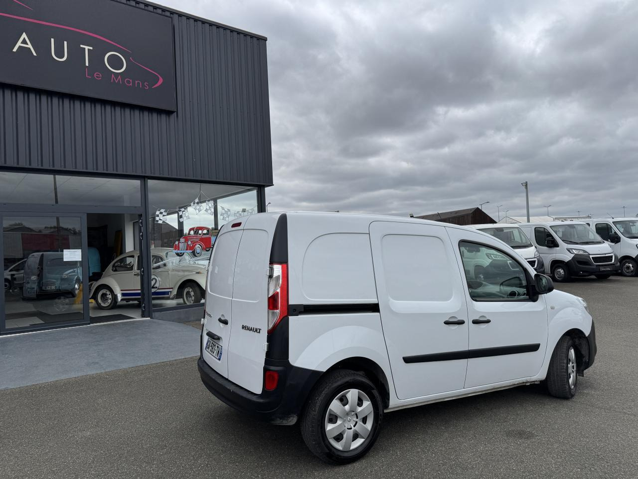 Renault Kangoo 1.5 BLUE DCI 80CH GRAND CONFORT 5CV - Mali kombi: slika Renault Kangoo 1.5 BLUE DCI 80CH GRAND CONFORT 5CV - Mali kombi Renault Kangoo 1.5 BLUE DCI 80CH GRAND CONFORT 5CV - Mali kombi: slika Renault Kangoo 1.5 BLUE DCI 80CH GRAND CONFORT 5CV - Mali kombi