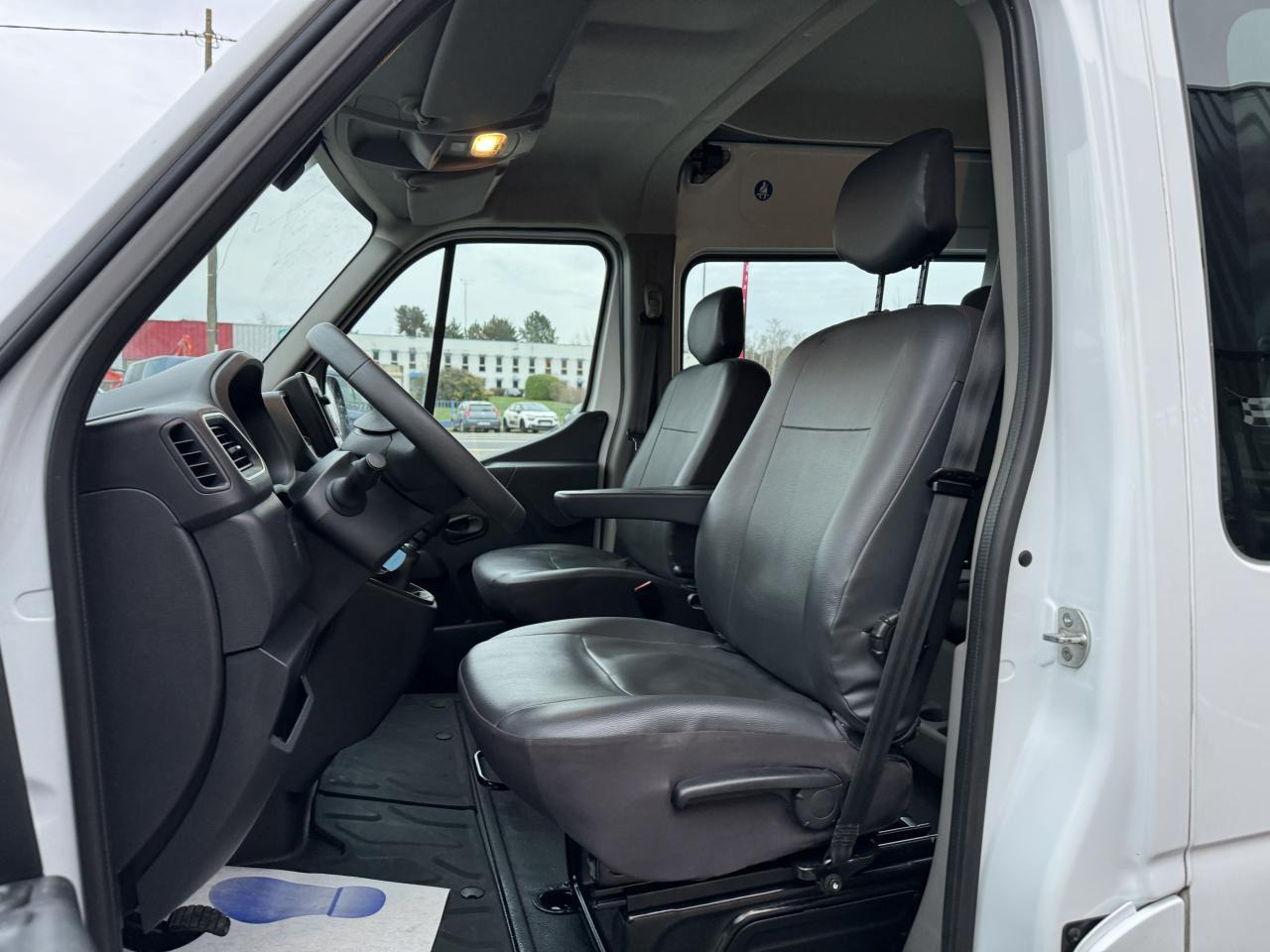 Renault Master F3500 L3H2 2.3 BLUE DCI 135CH CABINE APPROFONDIE 6 PLACES GRAND CONFORT - Dostavno vozilo s dvostrukom kabinom: slika Renault Master F3500 L3H2 2.3 BLUE DCI 135CH CABINE APPROFONDIE 6 PLACES GRAND CONFORT - Dostavno vozilo s dvostrukom kabinom Renault Master F3500 L3H2 2.3 BLUE DCI 135CH CABINE APPROFONDIE 6 PLACES GRAND CONFORT - Dostavno vozilo s dvostrukom kabinom: slika Renault Master F3500 L3H2 2.3 BLUE DCI 135CH CABINE APPROFONDIE 6 PLACES GRAND CONFORT - Dostavno vozilo s dvostrukom kabinom