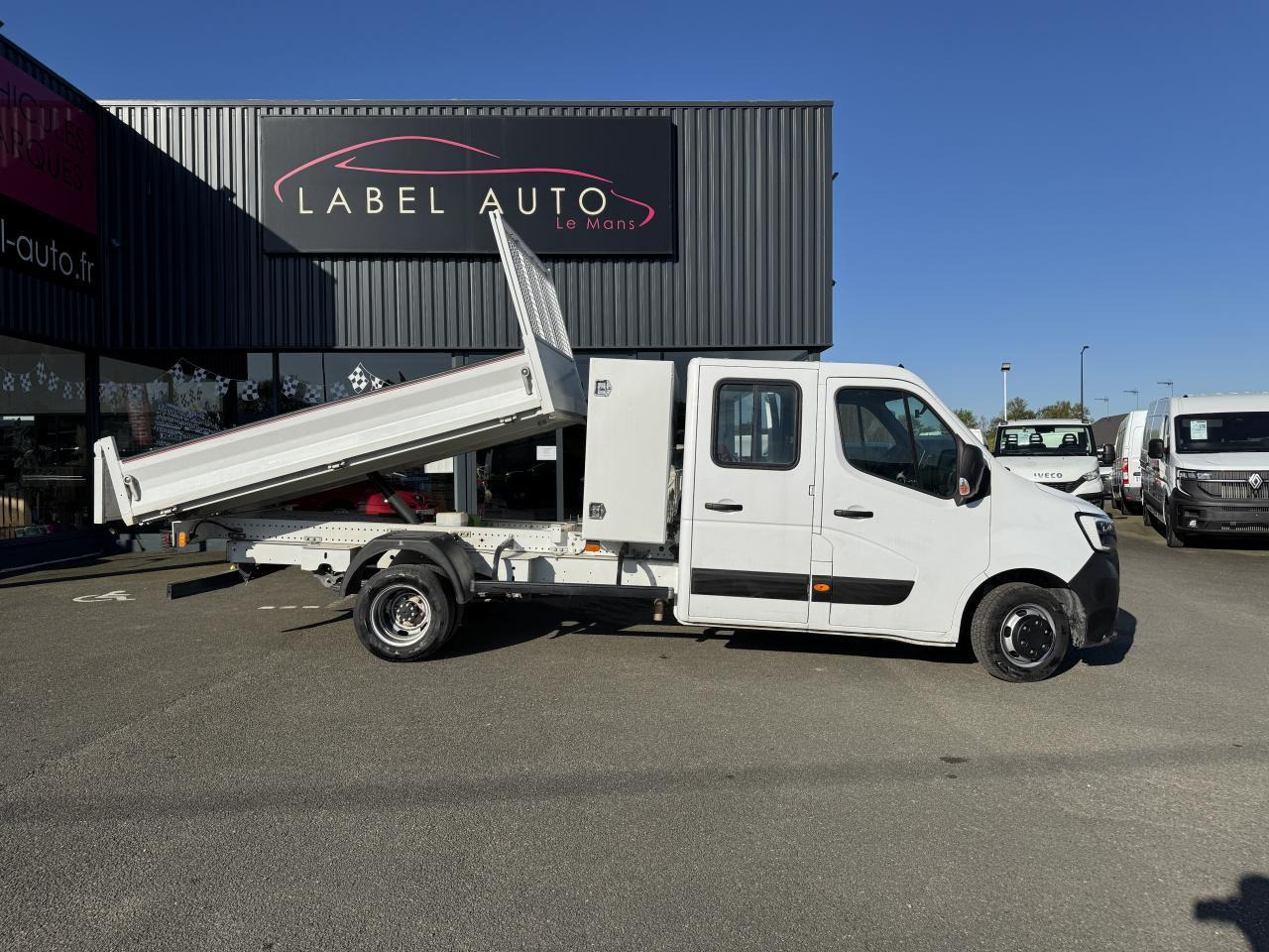 Renault Master RENAULT 3T5 BENNE + COFFRE RJ DOUBLE CABINE 6 PL 2.3 DCI 130 CH CONFORT + GPS + REGUL + CLIM - Mali kamion kiper: slika Renault Master RENAULT 3T5 BENNE + COFFRE RJ DOUBLE CABINE 6 PL 2.3 DCI 130 CH CONFORT + GPS + REGUL + CLIM - Mali kamion kiper Renault Master RENAULT 3T5 BENNE + COFFRE RJ DOUBLE CABINE 6 PL 2.3 DCI 130 CH CONFORT + GPS + REGUL + CLIM - Mali kamion kiper: slika Renault Master RENAULT 3T5 BENNE + COFFRE RJ DOUBLE CABINE 6 PL 2.3 DCI 130 CH CONFORT + GPS + REGUL + CLIM - Mali kamion kiper