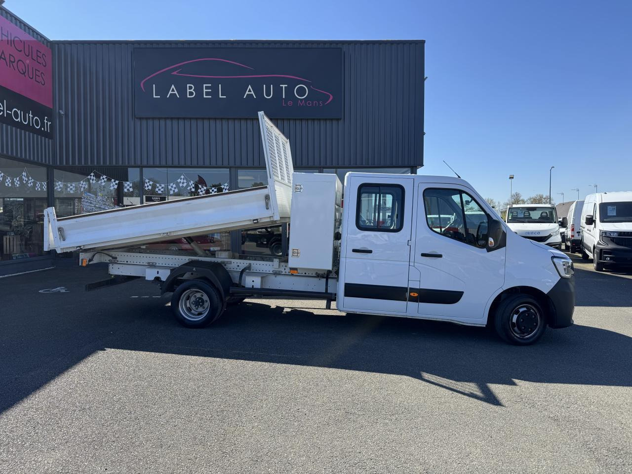 Renault Master RENAULT 3T5 BENNE + COFFRE RJ DOUBLE CABINE 6 PL 2.3 DCI 130 CH CONFORT + GPS + REGUL + CLIM - Mali kamion kiper: slika Renault Master RENAULT 3T5 BENNE + COFFRE RJ DOUBLE CABINE 6 PL 2.3 DCI 130 CH CONFORT + GPS + REGUL + CLIM - Mali kamion kiper Renault Master RENAULT 3T5 BENNE + COFFRE RJ DOUBLE CABINE 6 PL 2.3 DCI 130 CH CONFORT + GPS + REGUL + CLIM - Mali kamion kiper: slika Renault Master RENAULT 3T5 BENNE + COFFRE RJ DOUBLE CABINE 6 PL 2.3 DCI 130 CH CONFORT + GPS + REGUL + CLIM - Mali kamion kiper