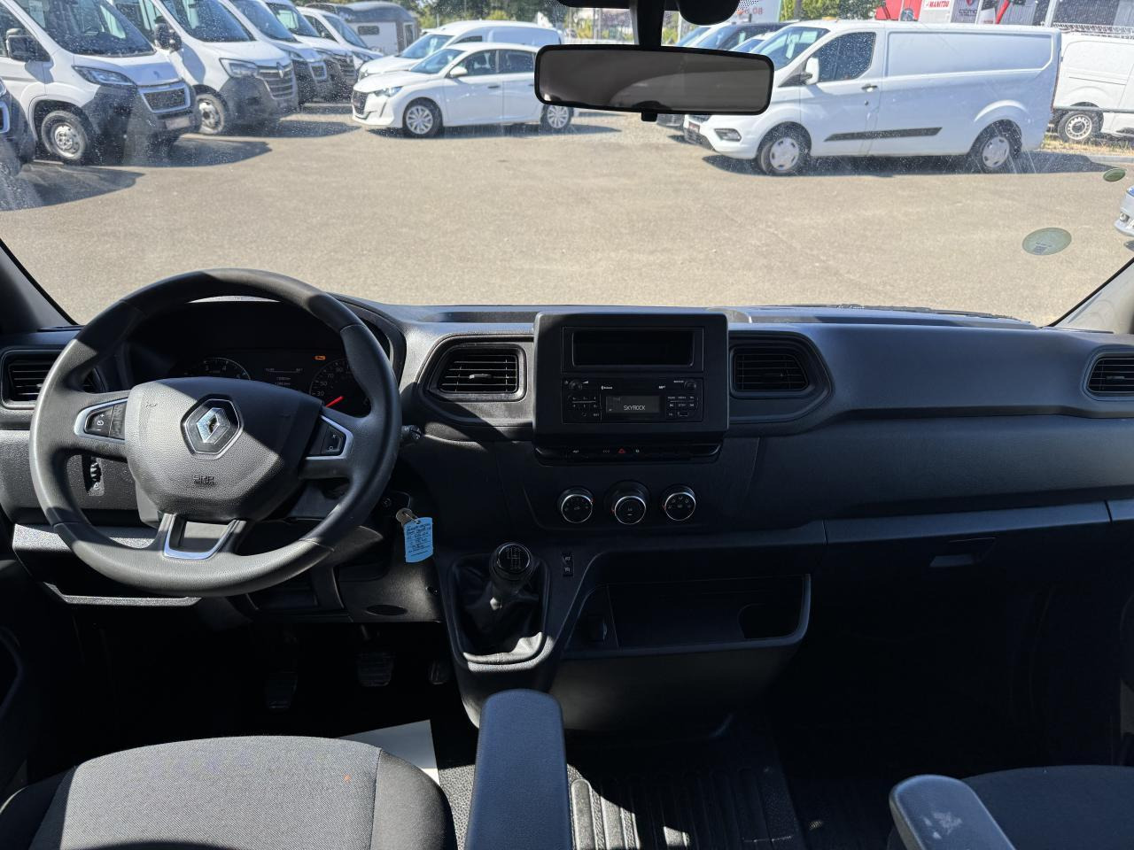 Renault Master RENAULT 3T5 BENNE + COFFRE RJ DOUBLE CABINE 6 PL 2.3 DCI 130 CH CONFORT + GPS + REGUL + CLIM - Mali kamion kiper: slika Renault Master RENAULT 3T5 BENNE + COFFRE RJ DOUBLE CABINE 6 PL 2.3 DCI 130 CH CONFORT + GPS + REGUL + CLIM - Mali kamion kiper Renault Master RENAULT 3T5 BENNE + COFFRE RJ DOUBLE CABINE 6 PL 2.3 DCI 130 CH CONFORT + GPS + REGUL + CLIM - Mali kamion kiper: slika Renault Master RENAULT 3T5 BENNE + COFFRE RJ DOUBLE CABINE 6 PL 2.3 DCI 130 CH CONFORT + GPS + REGUL + CLIM - Mali kamion kiper
