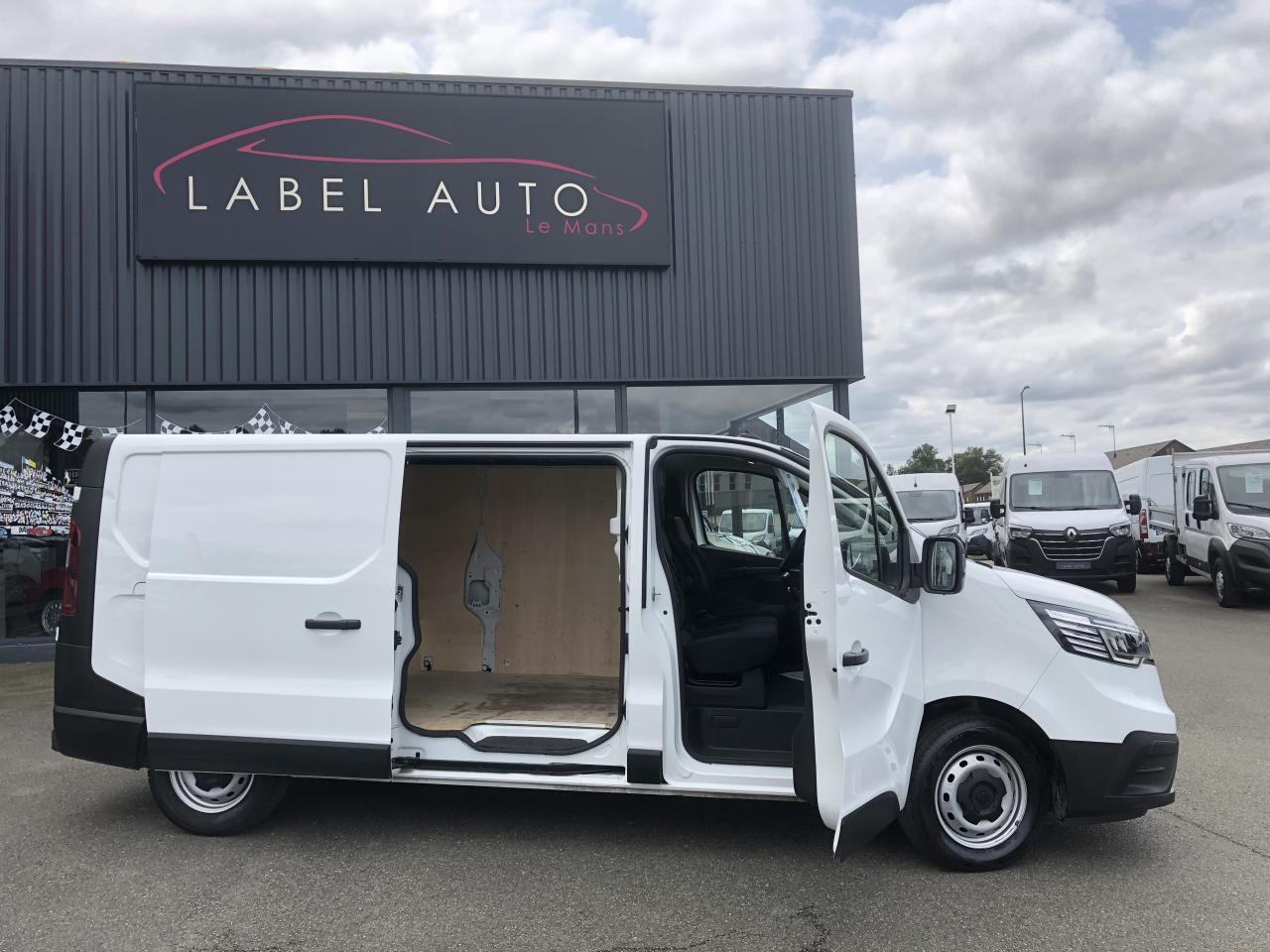 Renault Trafic L2H1 1200 Kg 2.0 Energy dCi - 145 - BV EDC III FOURGON Fourgon Confort L2H1 PHASE 2 - Mali kombi: slika Renault Trafic L2H1 1200 Kg 2.0 Energy dCi - 145 - BV EDC III FOURGON Fourgon Confort L2H1 PHASE 2 - Mali kombi Renault Trafic L2H1 1200 Kg 2.0 Energy dCi - 145 - BV EDC III FOURGON Fourgon Confort L2H1 PHASE 2 - Mali kombi: slika Renault Trafic L2H1 1200 Kg 2.0 Energy dCi - 145 - BV EDC III FOURGON Fourgon Confort L2H1 PHASE 2 - Mali kombi