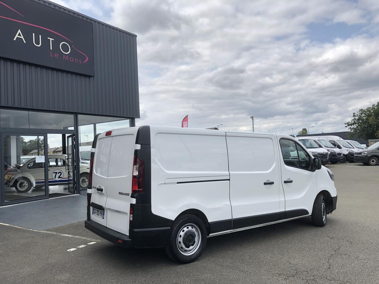 Renault Trafic L2H1 1200 Kg 2.0 Energy dCi - 145 - BV EDC III FOURGON Fourgon Confort L2H1 PHASE 2 - Mali kombi: slika Renault Trafic L2H1 1200 Kg 2.0 Energy dCi - 145 - BV EDC III FOURGON Fourgon Confort L2H1 PHASE 2 - Mali kombi Renault Trafic L2H1 1200 Kg 2.0 Energy dCi - 145 - BV EDC III FOURGON Fourgon Confort L2H1 PHASE 2 - Mali kombi: slika Renault Trafic L2H1 1200 Kg 2.0 Energy dCi - 145 - BV EDC III FOURGON Fourgon Confort L2H1 PHASE 2 - Mali kombi