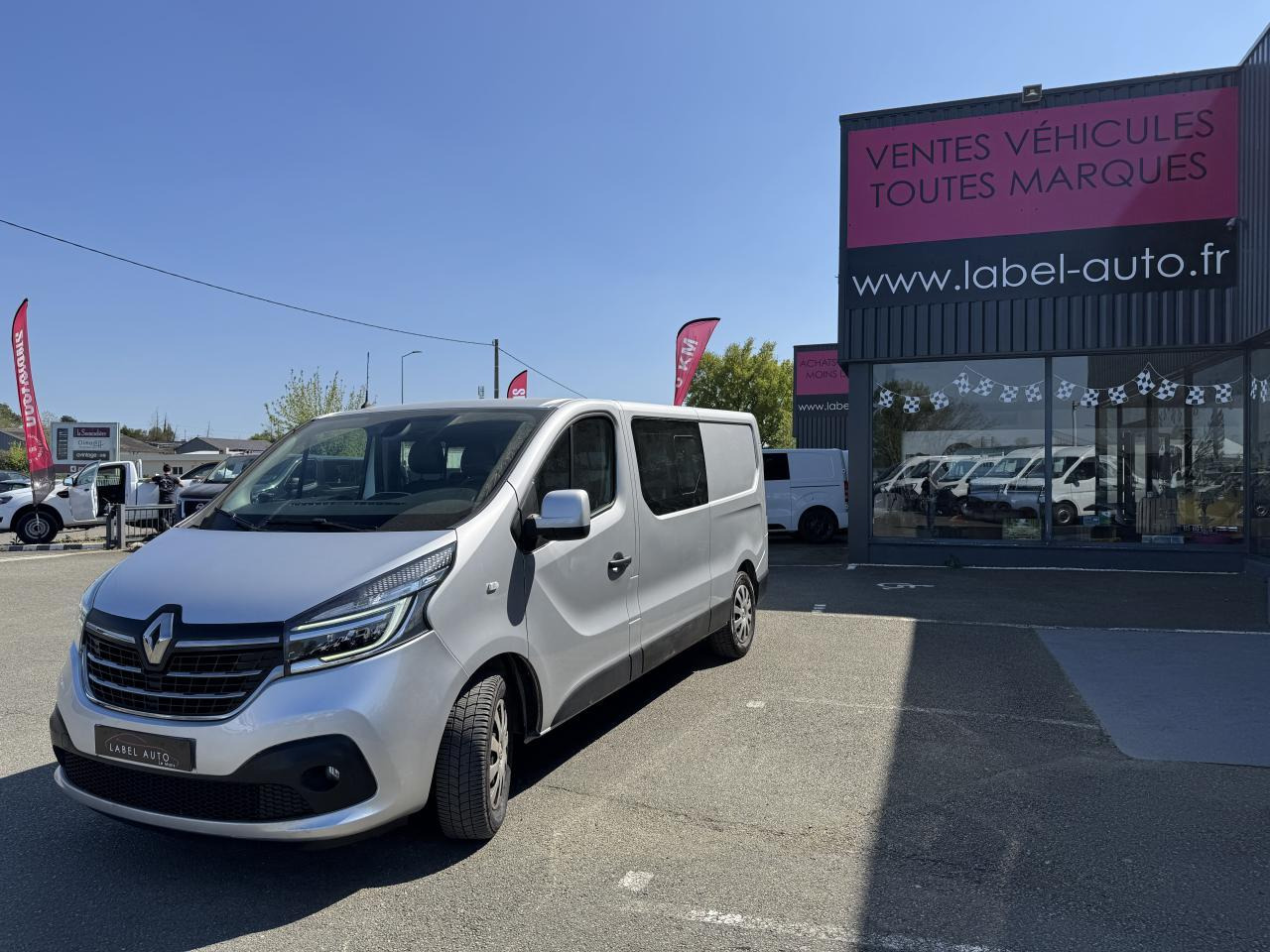 Renault Trafic L2H1 2.0 DCI 145CH CABINE APPROFONDIE 6 PLACES CONFORT EDC - Dostavno vozilo s dvostrukom kabinom: slika Renault Trafic L2H1 2.0 DCI 145CH CABINE APPROFONDIE 6 PLACES CONFORT EDC - Dostavno vozilo s dvostrukom kabinom Renault Trafic L2H1 2.0 DCI 145CH CABINE APPROFONDIE 6 PLACES CONFORT EDC - Dostavno vozilo s dvostrukom kabinom: slika Renault Trafic L2H1 2.0 DCI 145CH CABINE APPROFONDIE 6 PLACES CONFORT EDC - Dostavno vozilo s dvostrukom kabinom