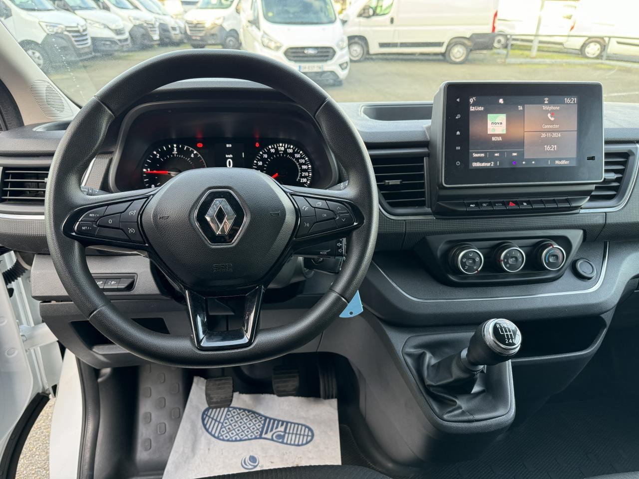 Renault Trafic L2H1 3000 Kg 2.0 Blue dCi - 130 III FOURGON Fourgon Grand Confort L2H1 PHASE 3 - Furgon: slika Renault Trafic L2H1 3000 Kg 2.0 Blue dCi - 130 III FOURGON Fourgon Grand Confort L2H1 PHASE 3 - Furgon Renault Trafic L2H1 3000 Kg 2.0 Blue dCi - 130 III FOURGON Fourgon Grand Confort L2H1 PHASE 3 - Furgon: slika Renault Trafic L2H1 3000 Kg 2.0 Blue dCi - 130 III FOURGON Fourgon Grand Confort L2H1 PHASE 3 - Furgon