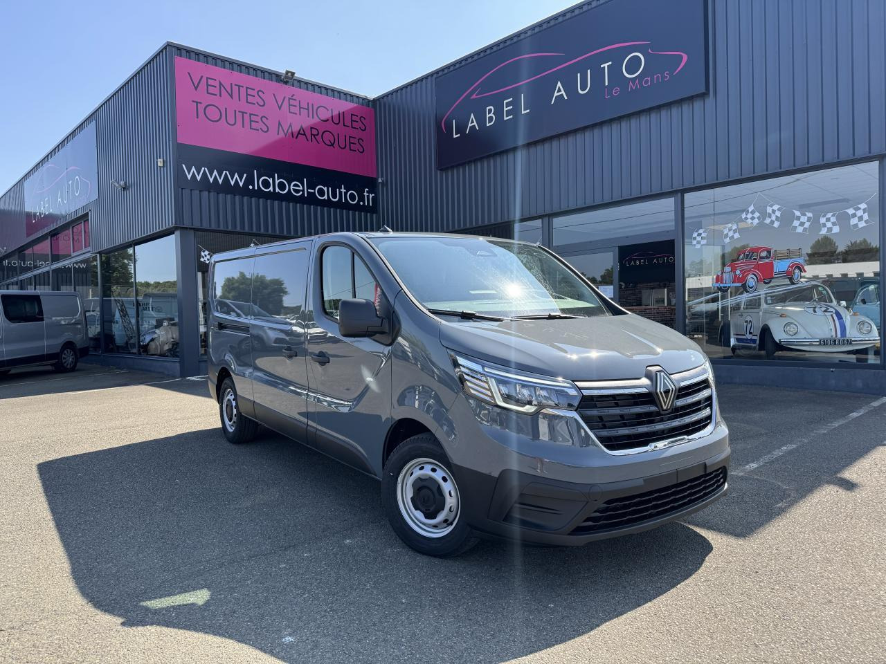 Renault Trafic L2H1 3T 2.0 BLUE DCI 170CH ADVANCE CARPLAY CAM - Furgon: slika Renault Trafic L2H1 3T 2.0 BLUE DCI 170CH ADVANCE CARPLAY CAM - Furgon Renault Trafic L2H1 3T 2.0 BLUE DCI 170CH ADVANCE CARPLAY CAM - Furgon: slika Renault Trafic L2H1 3T 2.0 BLUE DCI 170CH ADVANCE CARPLAY CAM - Furgon