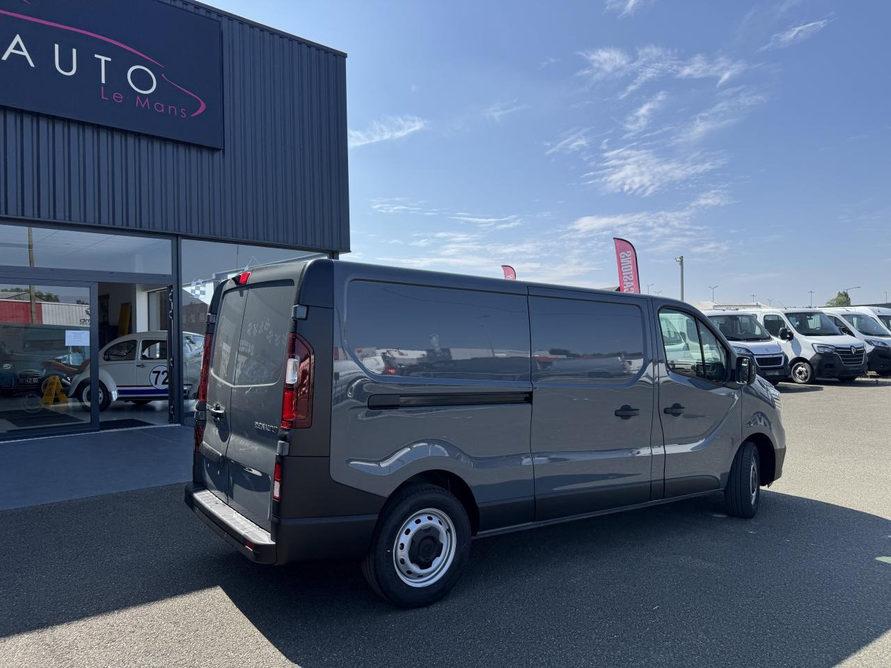 Renault Trafic L2H1 3T 2.0 BLUE DCI 170CH ADVANCE CARPLAY CAM - Furgon: slika Renault Trafic L2H1 3T 2.0 BLUE DCI 170CH ADVANCE CARPLAY CAM - Furgon Renault Trafic L2H1 3T 2.0 BLUE DCI 170CH ADVANCE CARPLAY CAM - Furgon: slika Renault Trafic L2H1 3T 2.0 BLUE DCI 170CH ADVANCE CARPLAY CAM - Furgon