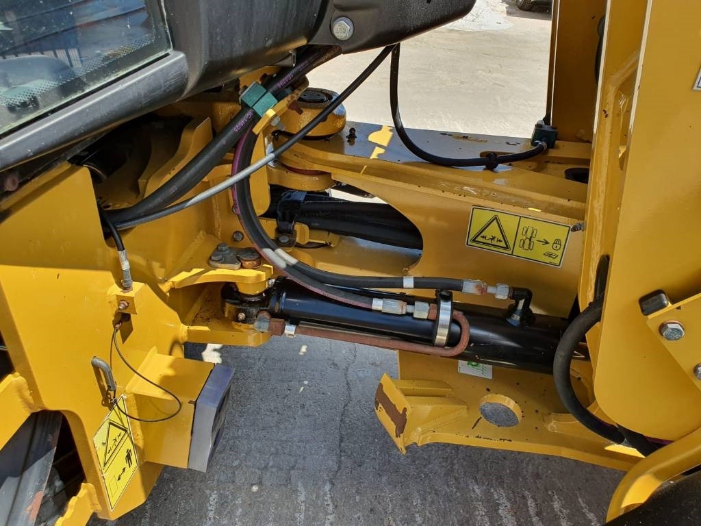 CAT 907 H - Utovarivač na kotačima: slika CAT 907 H - Utovarivač na kotačima CAT 907 H - Utovarivač na kotačima: slika CAT 907 H - Utovarivač na kotačima