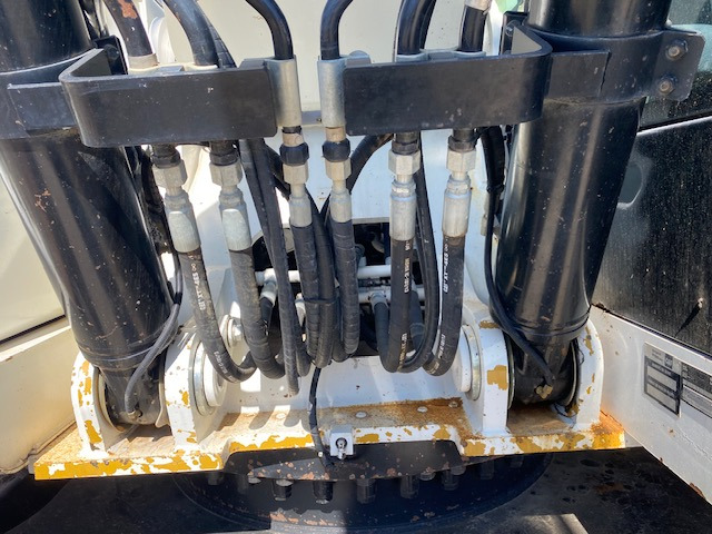 Bager gusjeničar CATERPILLAR 330 F: slika Bager gusjeničar CATERPILLAR 330 F Bager gusjeničar CATERPILLAR 330 F: slika Bager gusjeničar CATERPILLAR 330 F