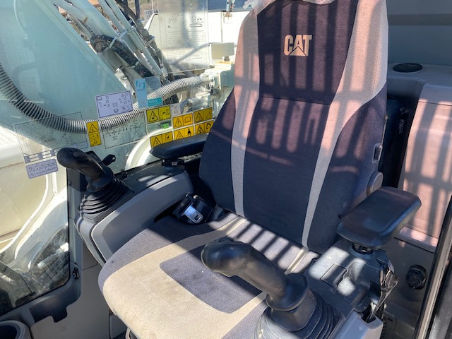 Bager gusjeničar CATERPILLAR 330 F: slika Bager gusjeničar CATERPILLAR 330 F Bager gusjeničar CATERPILLAR 330 F: slika Bager gusjeničar CATERPILLAR 330 F