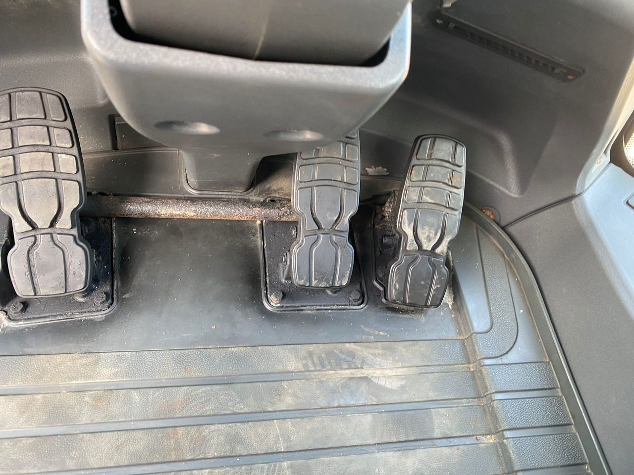 Utovarivač na kotačima CATERPILLAR 950 M: slika Utovarivač na kotačima CATERPILLAR 950 M Utovarivač na kotačima CATERPILLAR 950 M: slika Utovarivač na kotačima CATERPILLAR 950 M