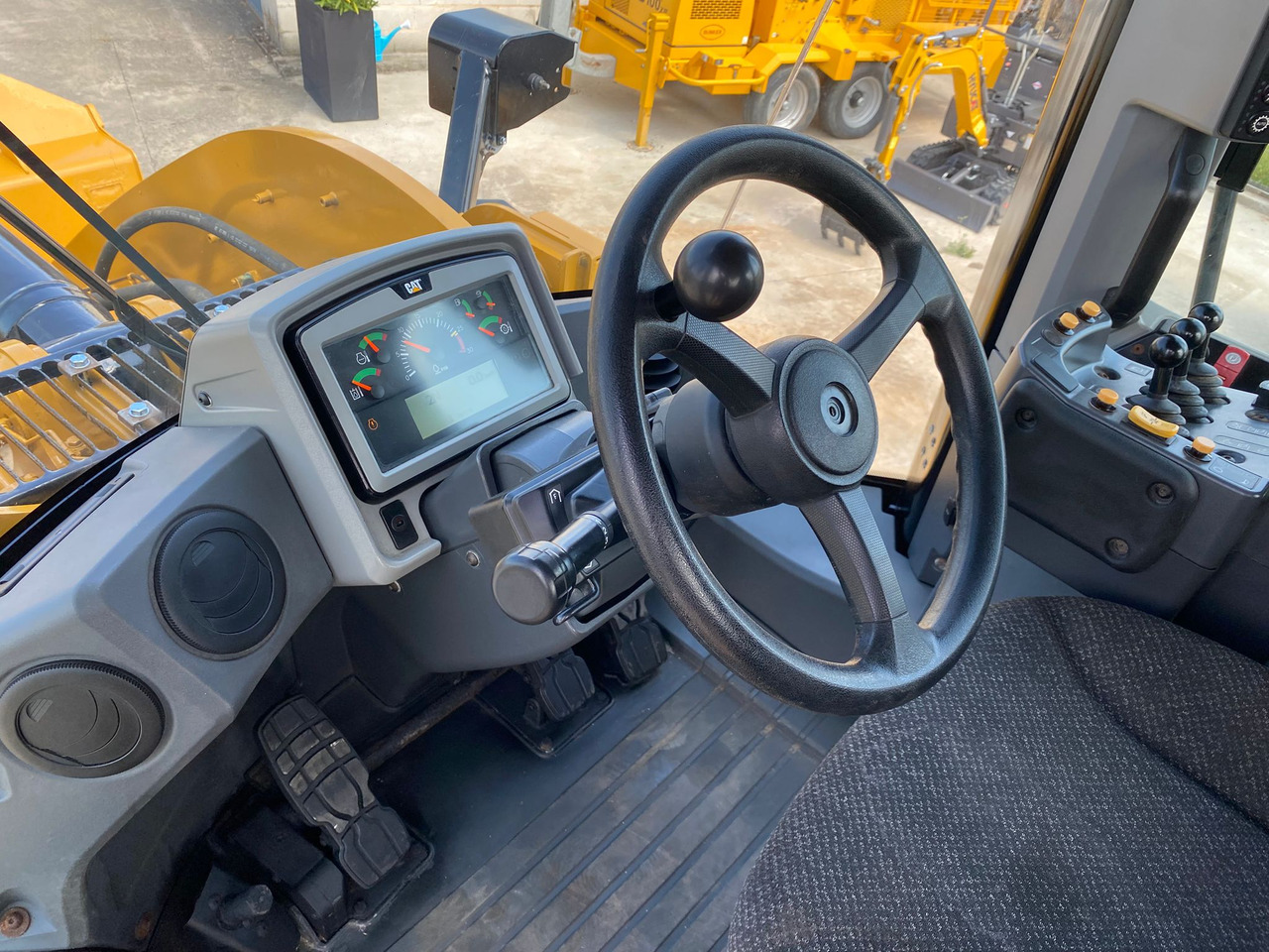 Utovarivač na kotačima CATERPILLAR 950 M: slika Utovarivač na kotačima CATERPILLAR 950 M Utovarivač na kotačima CATERPILLAR 950 M: slika Utovarivač na kotačima CATERPILLAR 950 M