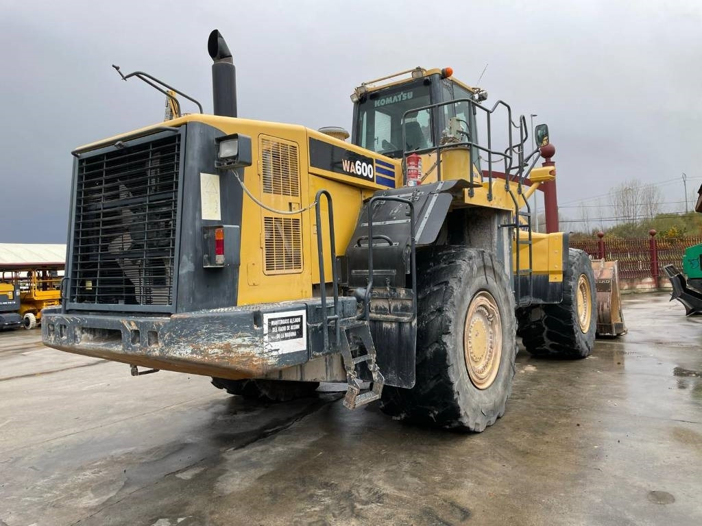 Komatsu WA 600-6  - Utovarivač na kotačima: slika Komatsu WA 600-6  - Utovarivač na kotačima Komatsu WA 600-6  - Utovarivač na kotačima: slika Komatsu WA 600-6  - Utovarivač na kotačima