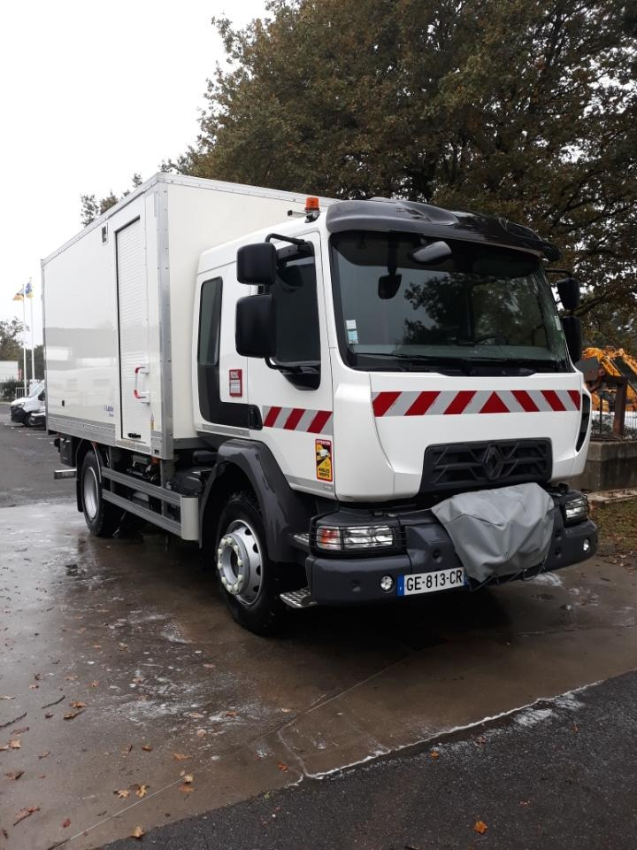 Renault D 13 HIGH K P4X2 280CV - Kamion sandučar: slika Renault D 13 HIGH K P4X2 280CV - Kamion sandučar Renault D 13 HIGH K P4X2 280CV - Kamion sandučar: slika Renault D 13 HIGH K P4X2 280CV - Kamion sandučar