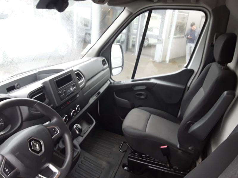 Renault Master 130 35 Fourgon nacelle - Podizna platforma montirana na kamion: slika Renault Master 130 35 Fourgon nacelle - Podizna platforma montirana na kamion Renault Master 130 35 Fourgon nacelle - Podizna platforma montirana na kamion: slika Renault Master 130 35 Fourgon nacelle - Podizna platforma montirana na kamion