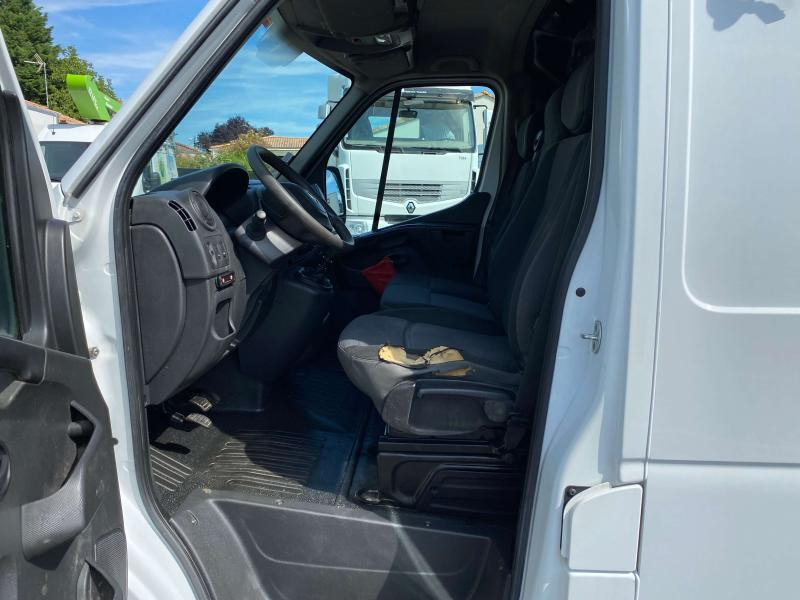 Renault Master 145.35 FG Tronqué L2H2 Nacelle Pack éco - Podizna platforma montirana na kamion: slika Renault Master 145.35 FG Tronqué L2H2 Nacelle Pack éco - Podizna platforma montirana na kamion Renault Master 145.35 FG Tronqué L2H2 Nacelle Pack éco - Podizna platforma montirana na kamion: slika Renault Master 145.35 FG Tronqué L2H2 Nacelle Pack éco - Podizna platforma montirana na kamion