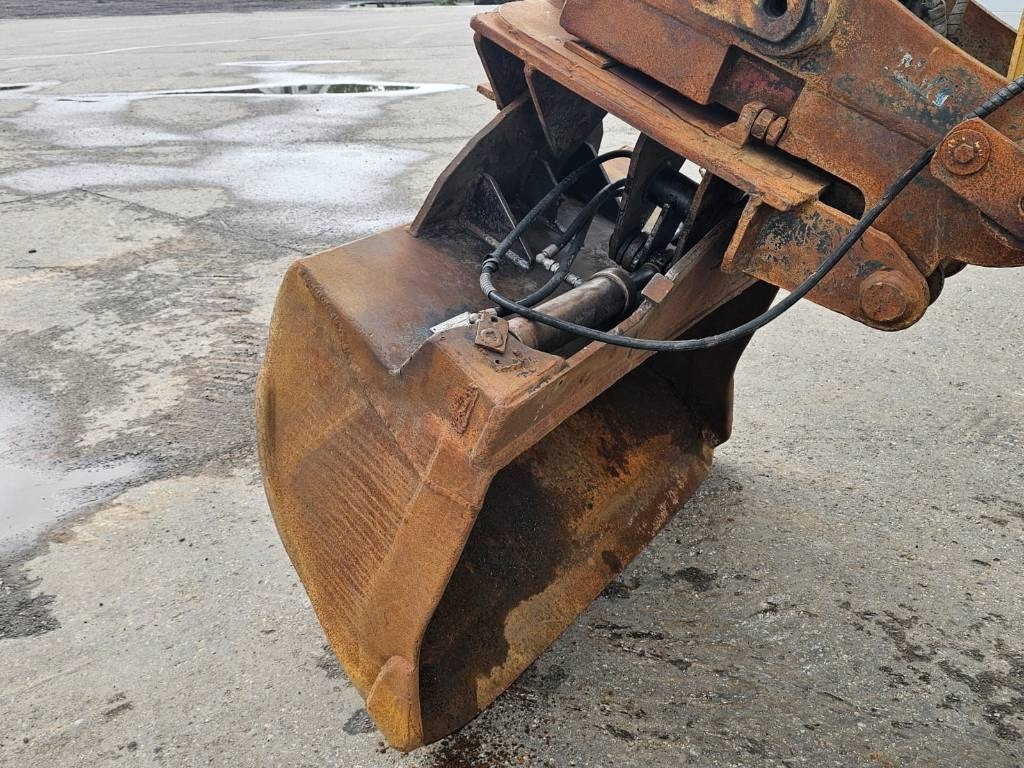 Zakup CAT 318 B L  CAT 318 B L: slika Zakup CAT 318 B L  CAT 318 B L