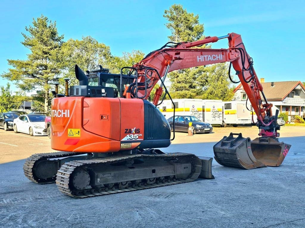 Hitachi ZX 135 US-6 - Bager gusjeničar: slika Hitachi ZX 135 US-6 - Bager gusjeničar Hitachi ZX 135 US-6 - Bager gusjeničar: slika Hitachi ZX 135 US-6 - Bager gusjeničar