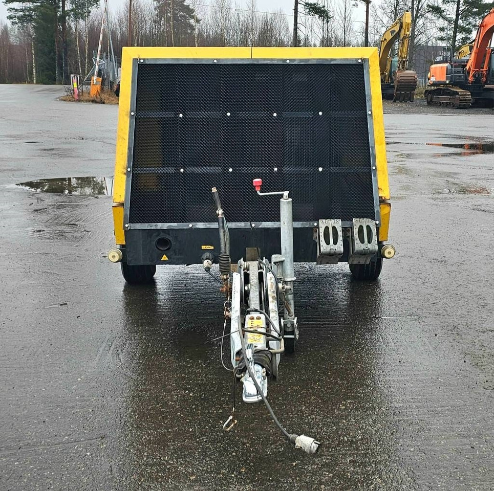 Kaeser M 122 - Zračni kompresor: slika Kaeser M 122 - Zračni kompresor Kaeser M 122 - Zračni kompresor: slika Kaeser M 122 - Zračni kompresor