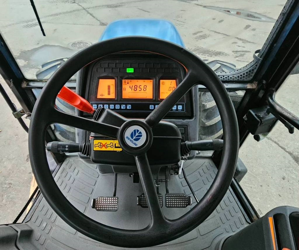 Traktor New Holland 8360 DT: slika Traktor New Holland 8360 DT