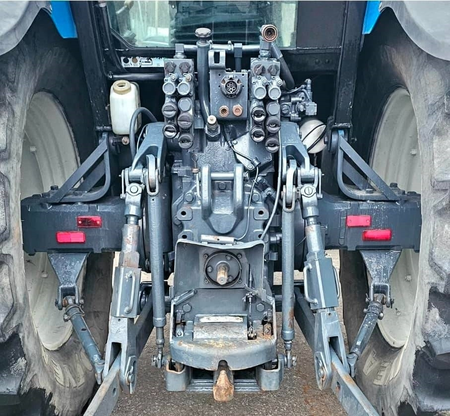 Traktor New Holland 8360 DT: slika Traktor New Holland 8360 DT