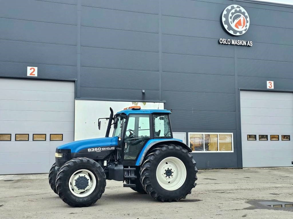 New Holland 8360 DT - Traktor: slika New Holland 8360 DT - Traktor New Holland 8360 DT - Traktor: slika New Holland 8360 DT - Traktor