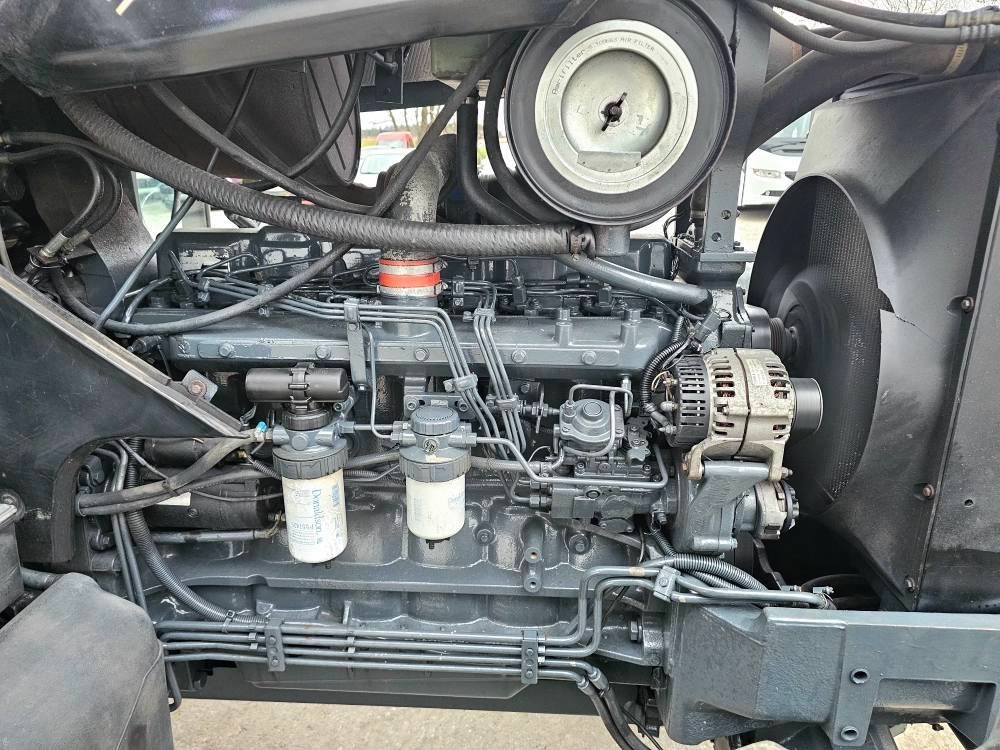 Traktor New Holland 8360 DT: slika Traktor New Holland 8360 DT