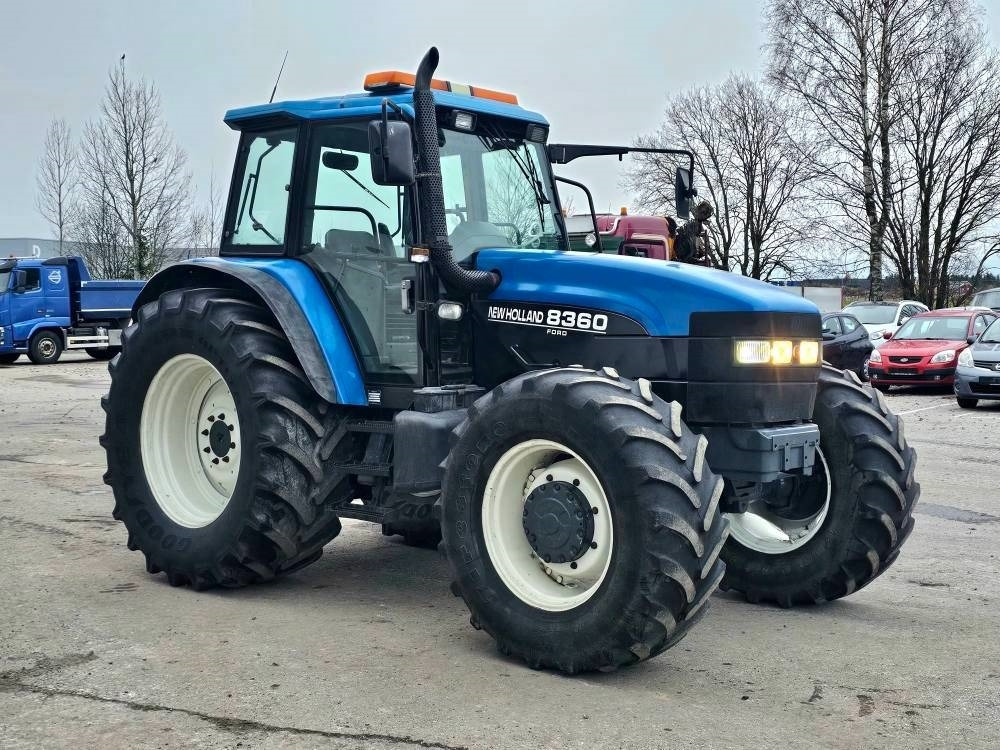 Traktor New Holland 8360 DT: slika Traktor New Holland 8360 DT