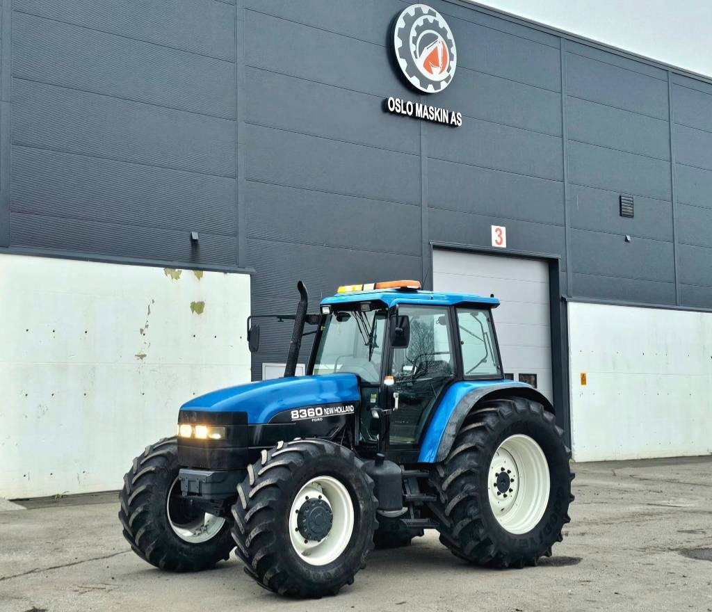 New Holland 8360 DT - Traktor: slika New Holland 8360 DT - Traktor New Holland 8360 DT - Traktor: slika New Holland 8360 DT - Traktor