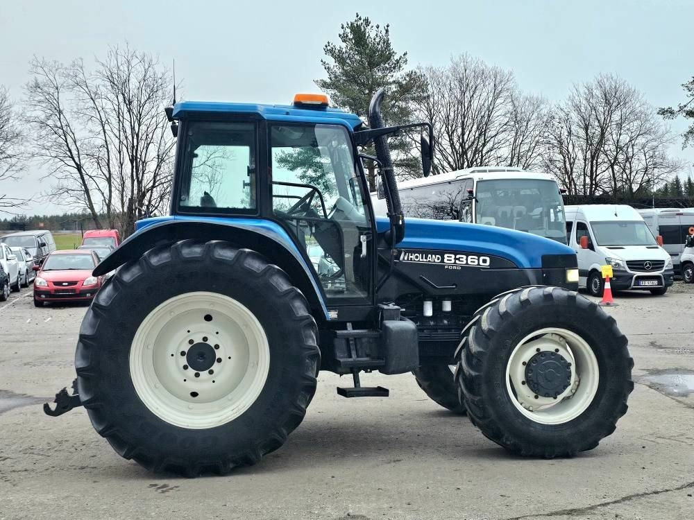 Traktor New Holland 8360 DT: slika Traktor New Holland 8360 DT