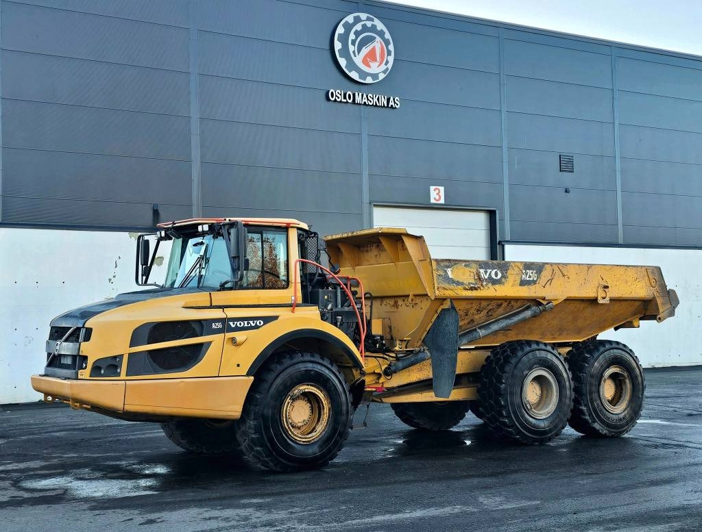 Volvo A 25 G - Zglobni istovarivač: slika Volvo A 25 G - Zglobni istovarivač Volvo A 25 G - Zglobni istovarivač: slika Volvo A 25 G - Zglobni istovarivač