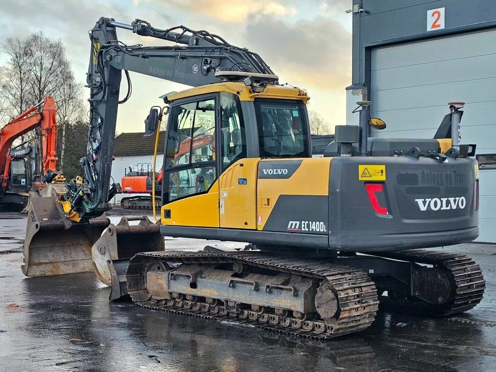 Volvo EC 140 DL - Bager gusjeničar: slika Volvo EC 140 DL - Bager gusjeničar Volvo EC 140 DL - Bager gusjeničar: slika Volvo EC 140 DL - Bager gusjeničar