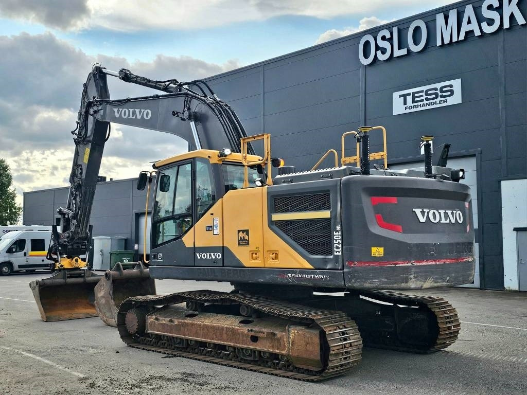 Volvo EC250 ENL - Bager gusjeničar: slika Volvo EC250 ENL - Bager gusjeničar Volvo EC250 ENL - Bager gusjeničar: slika Volvo EC250 ENL - Bager gusjeničar